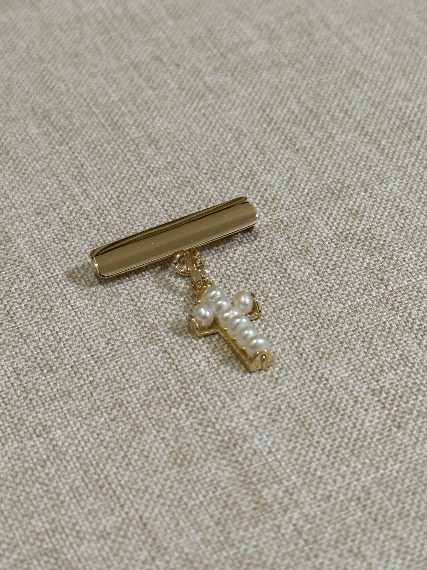 Cruz Chica de Perlas Oro 14K y Barra de Oro 14K