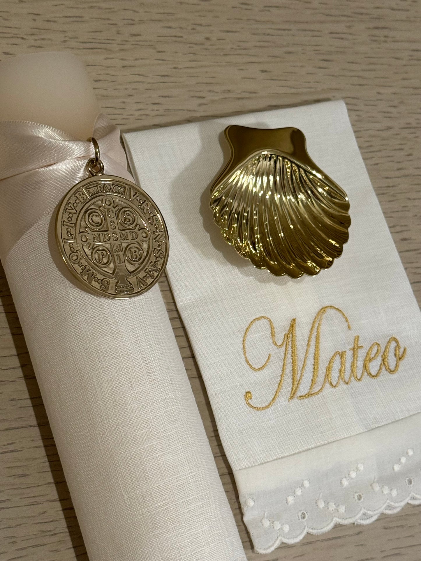 Set de Bautizo con Medalla de San Benito - Personalizado