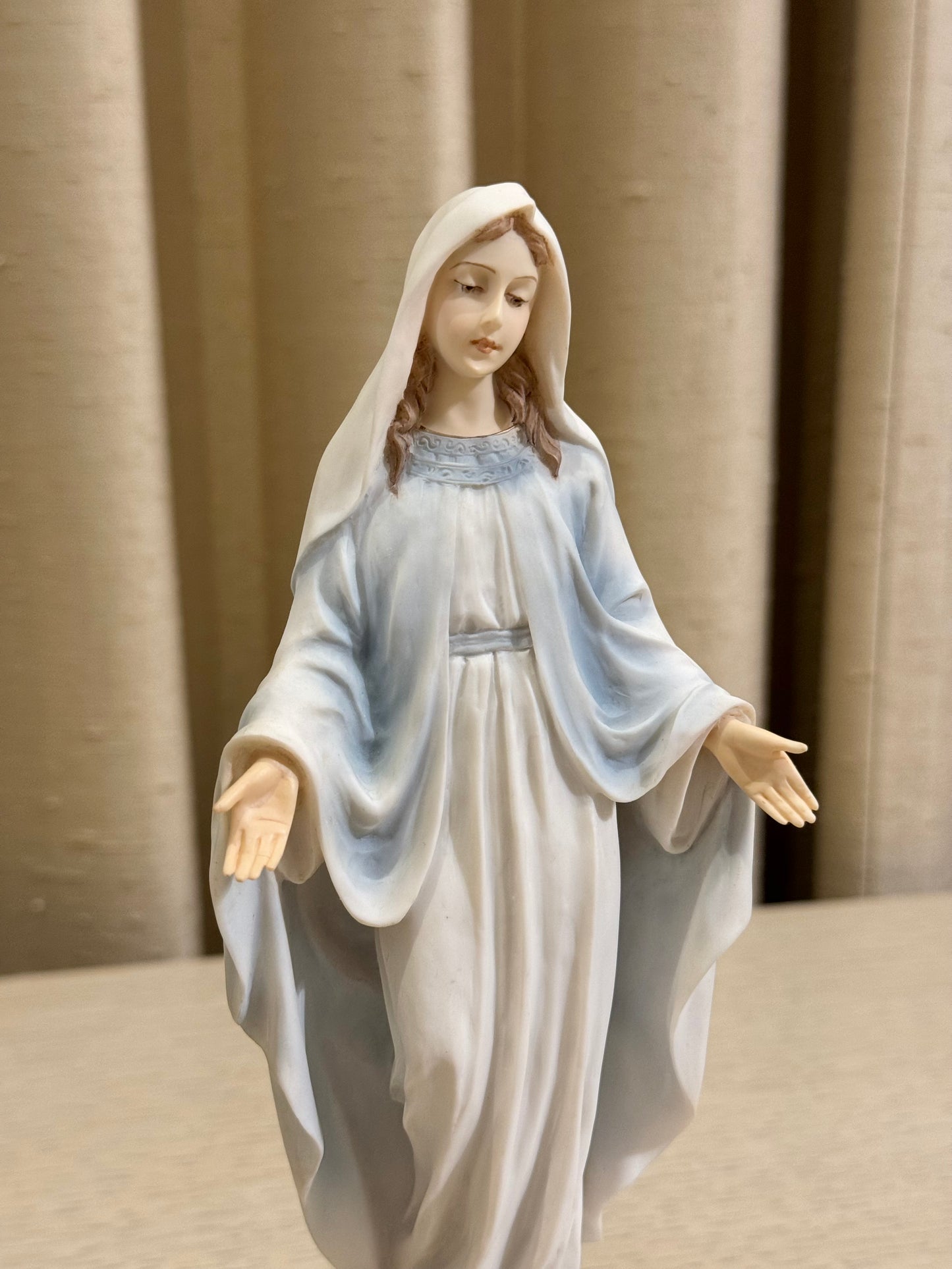 Virgen Milagrosa 22 cm