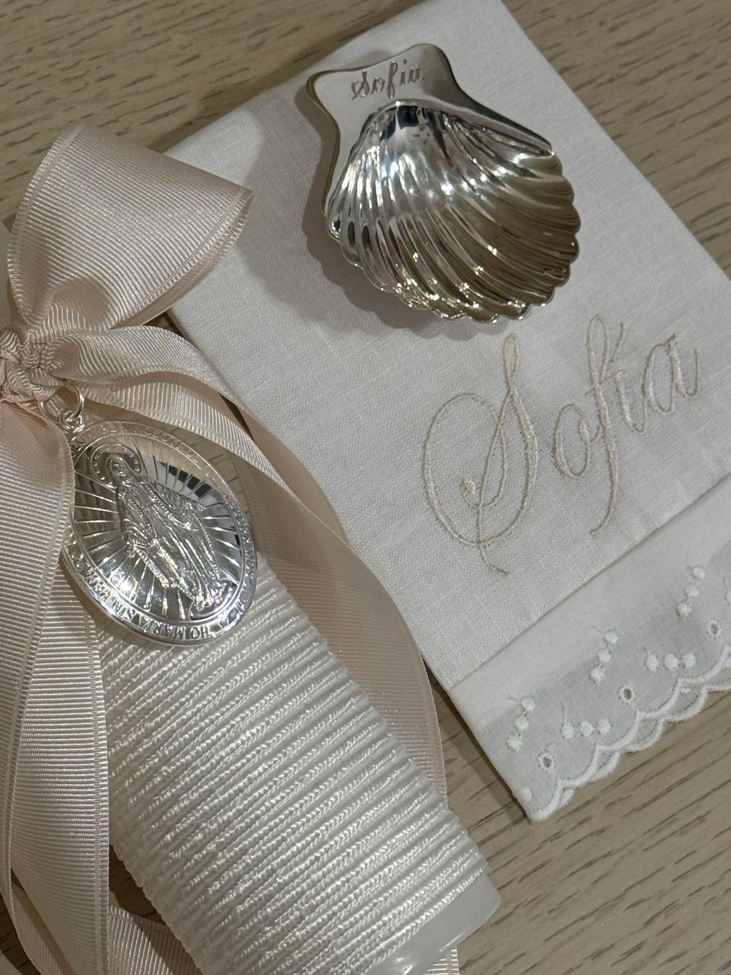 Set de Bautizo con Medalla de la Virgen Milagrosa - Personalizado