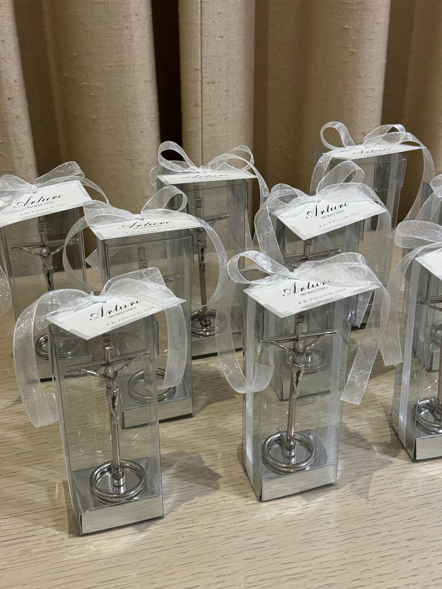 Cruz con Cristo 10.5 cm / Paquete de 10 piezas