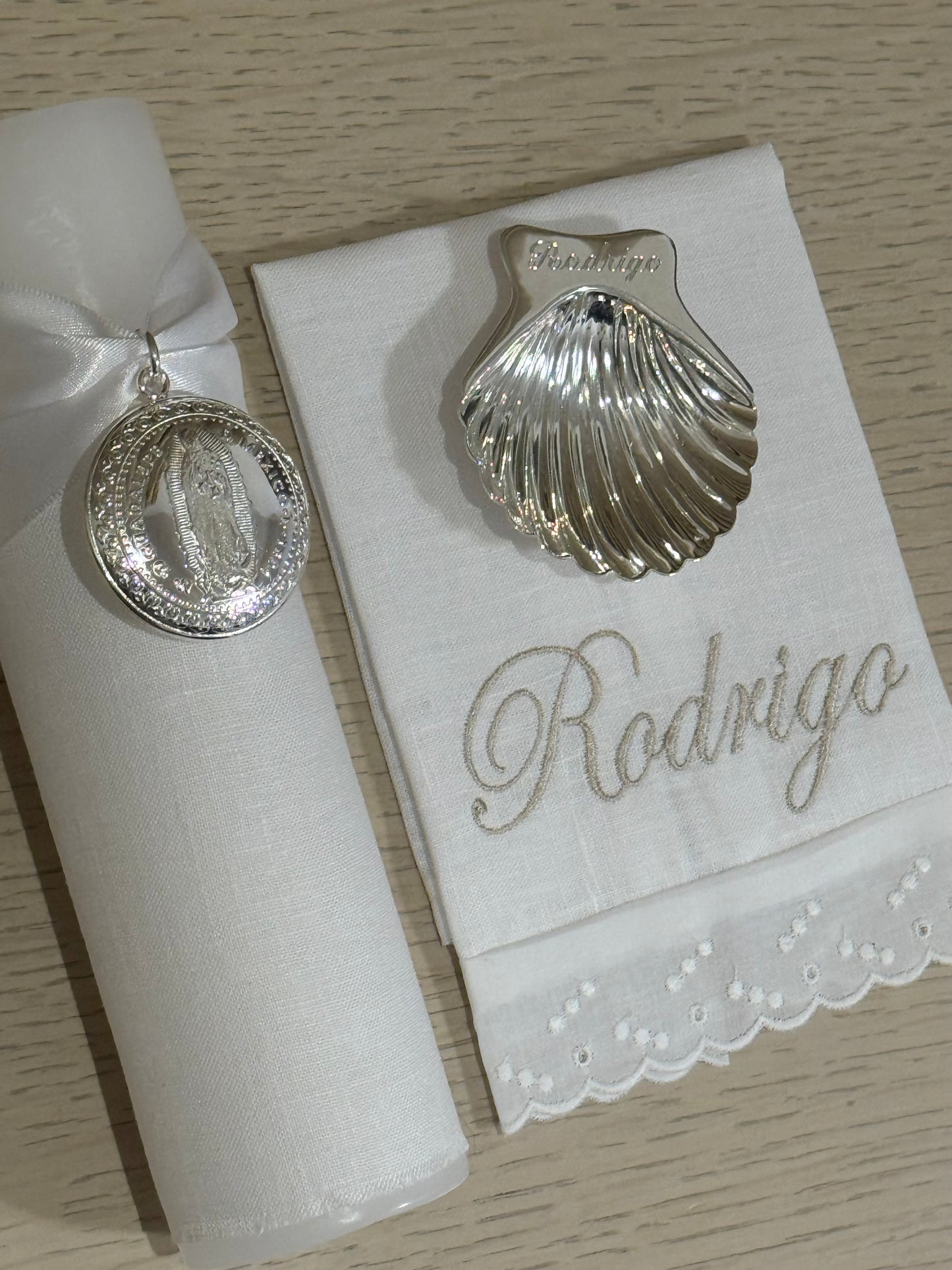 Set de Bautizo con Medalla de la Virgen de Guadalupe - Personalizado