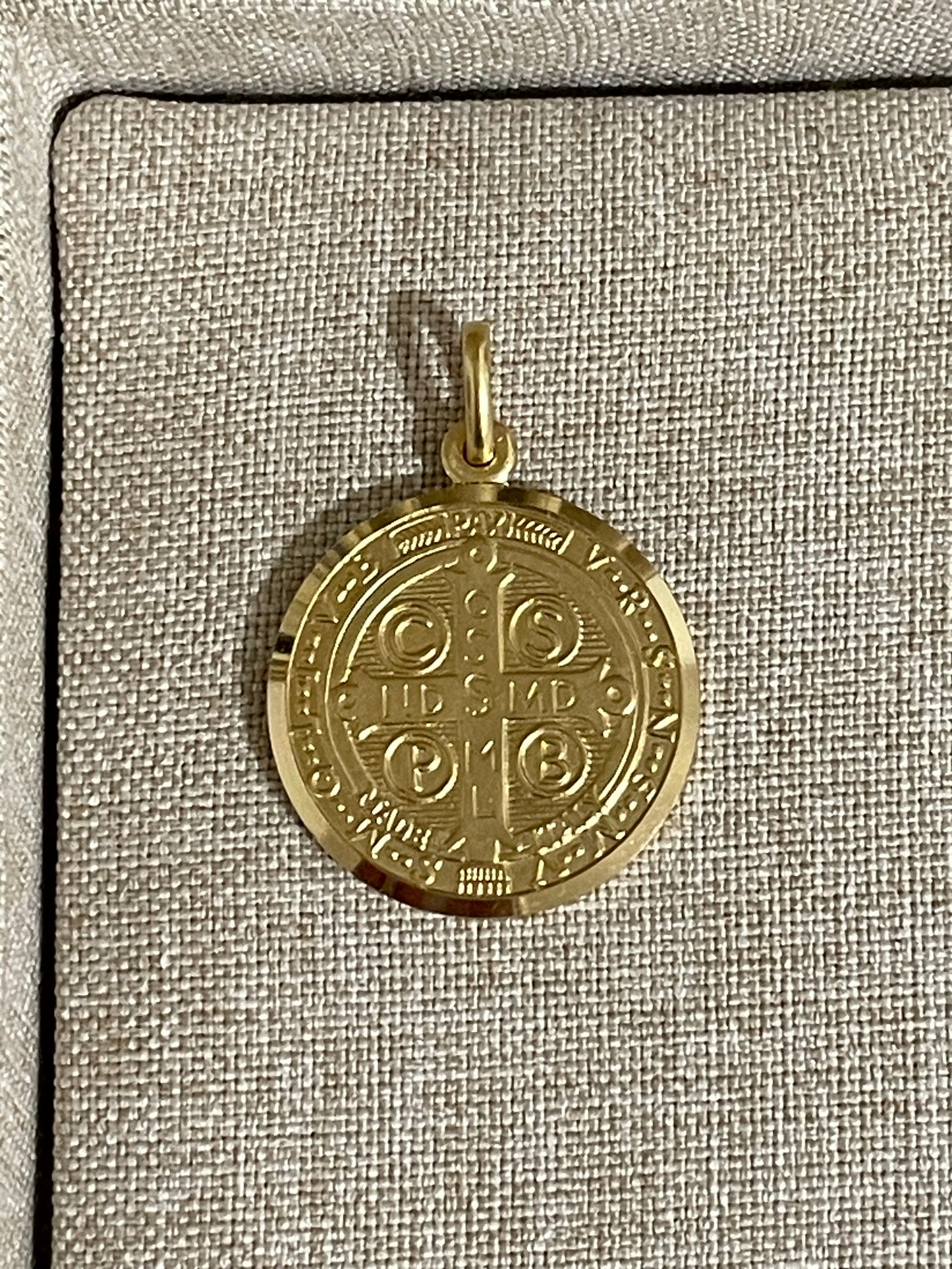 Medalla de San Benito Oro 14K 2.5 cm
