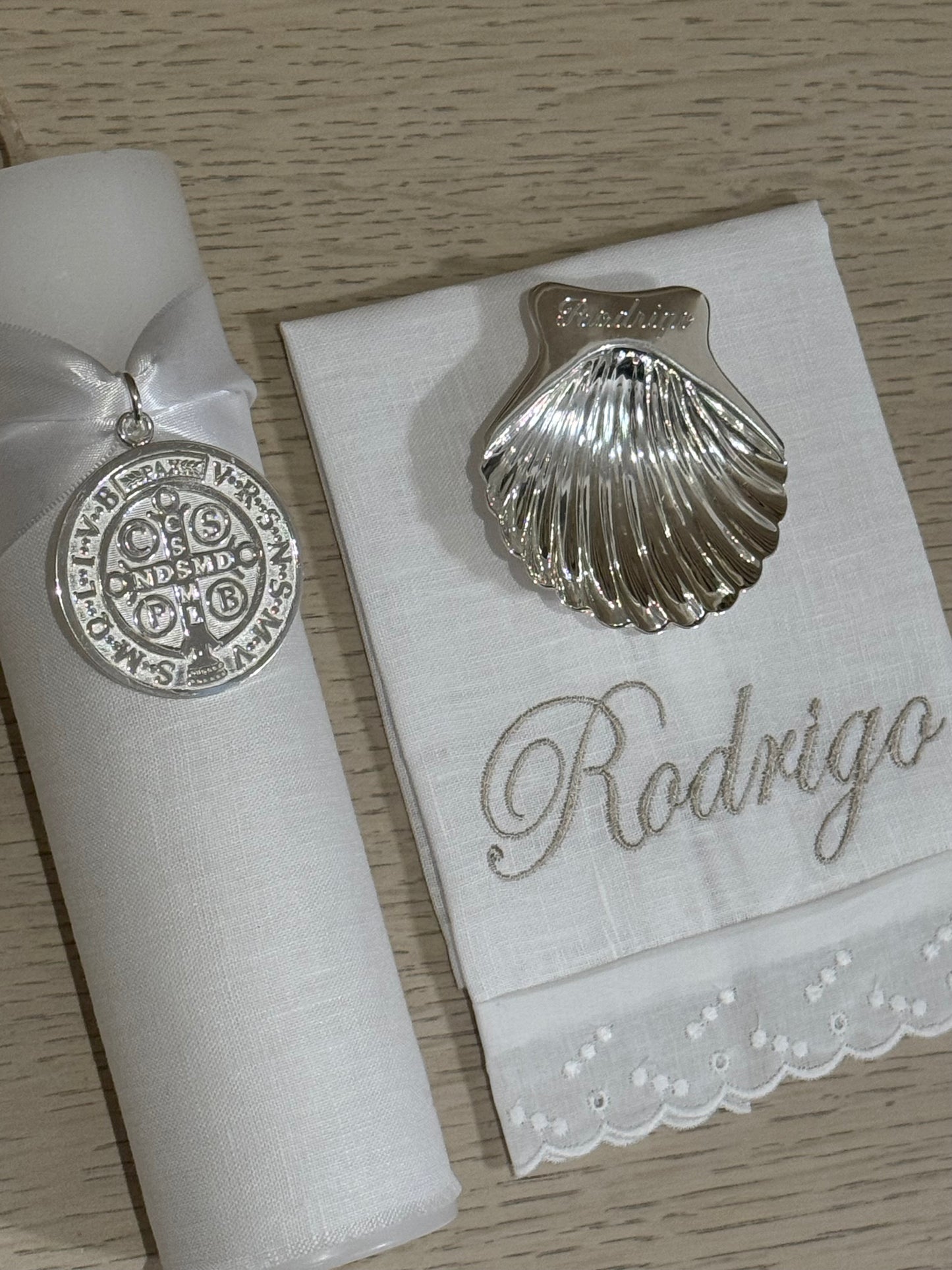 Set de Bautizo con Medalla de San Benito - Personalizado