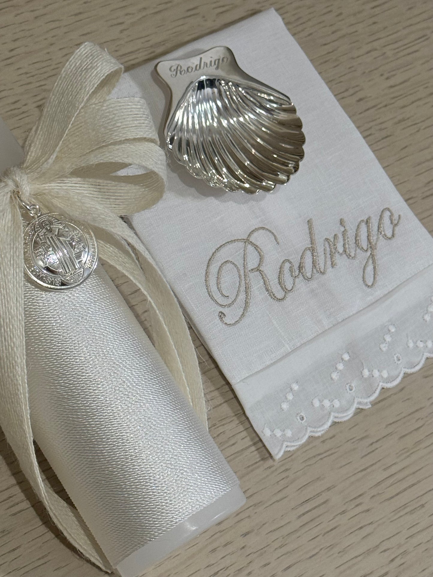 Set de Bautizo con Medalla de San Benito - Personalizado