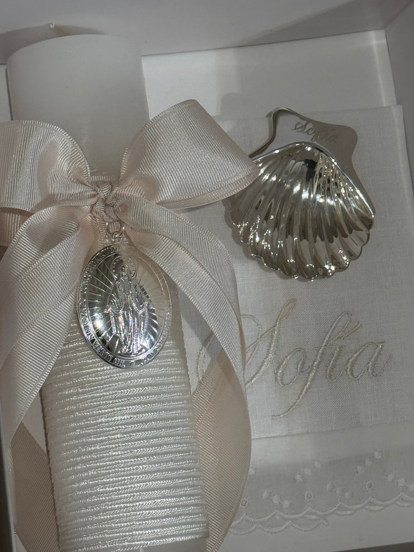 Set de Bautizo con Medalla de la Virgen Milagrosa - Personalizado