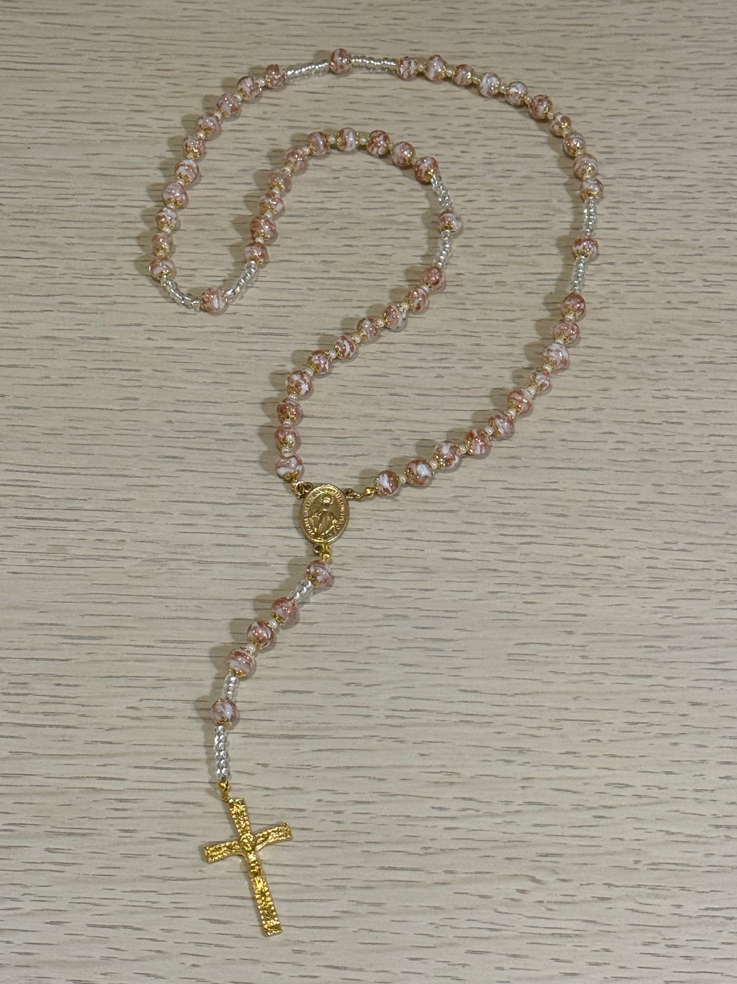 Rosario Italiano Cristal de Murano Blanco con Rosa