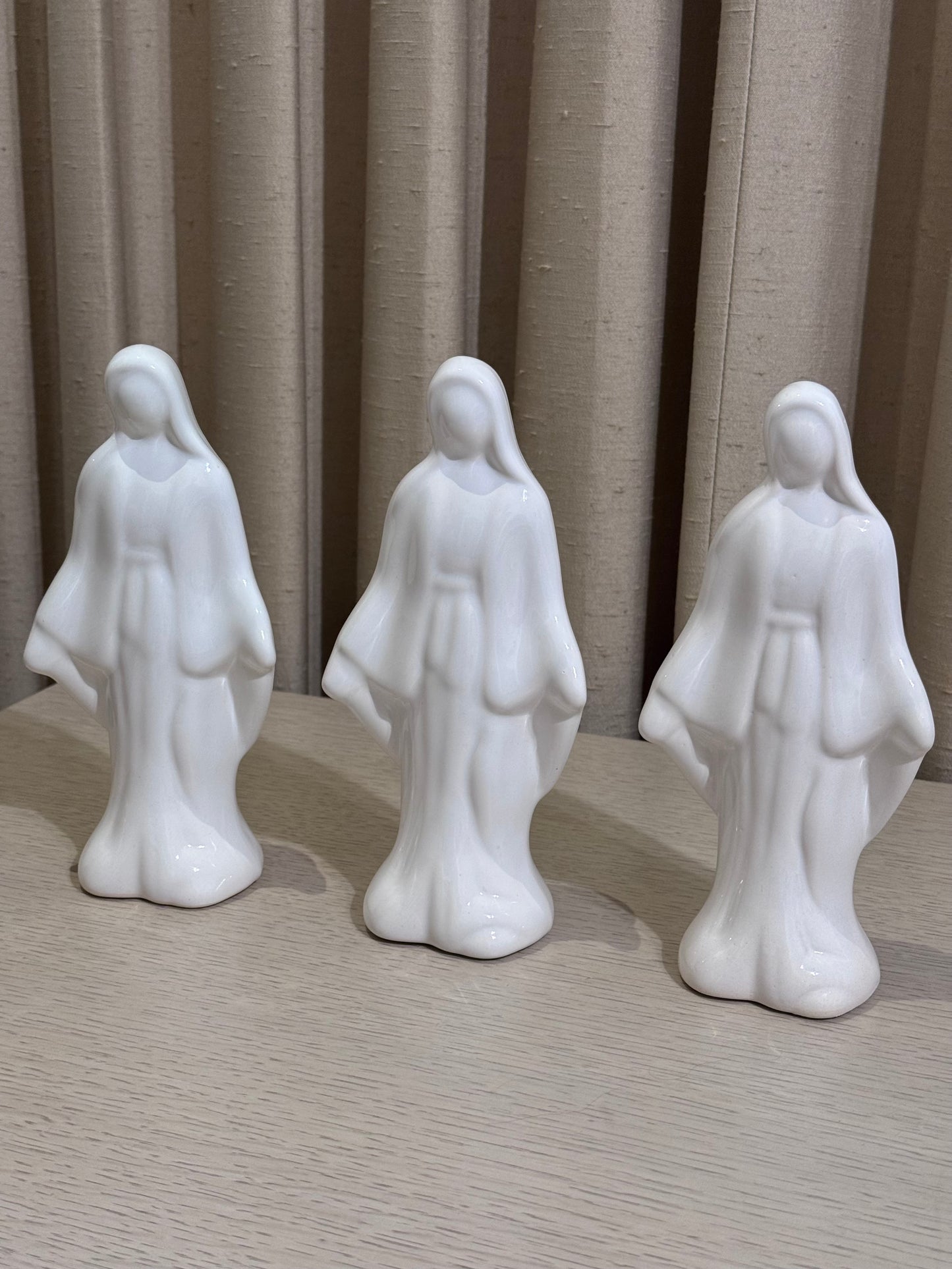 Virgen Milagrosa de Cerámica 20 cm / Paquete de 10 piezas