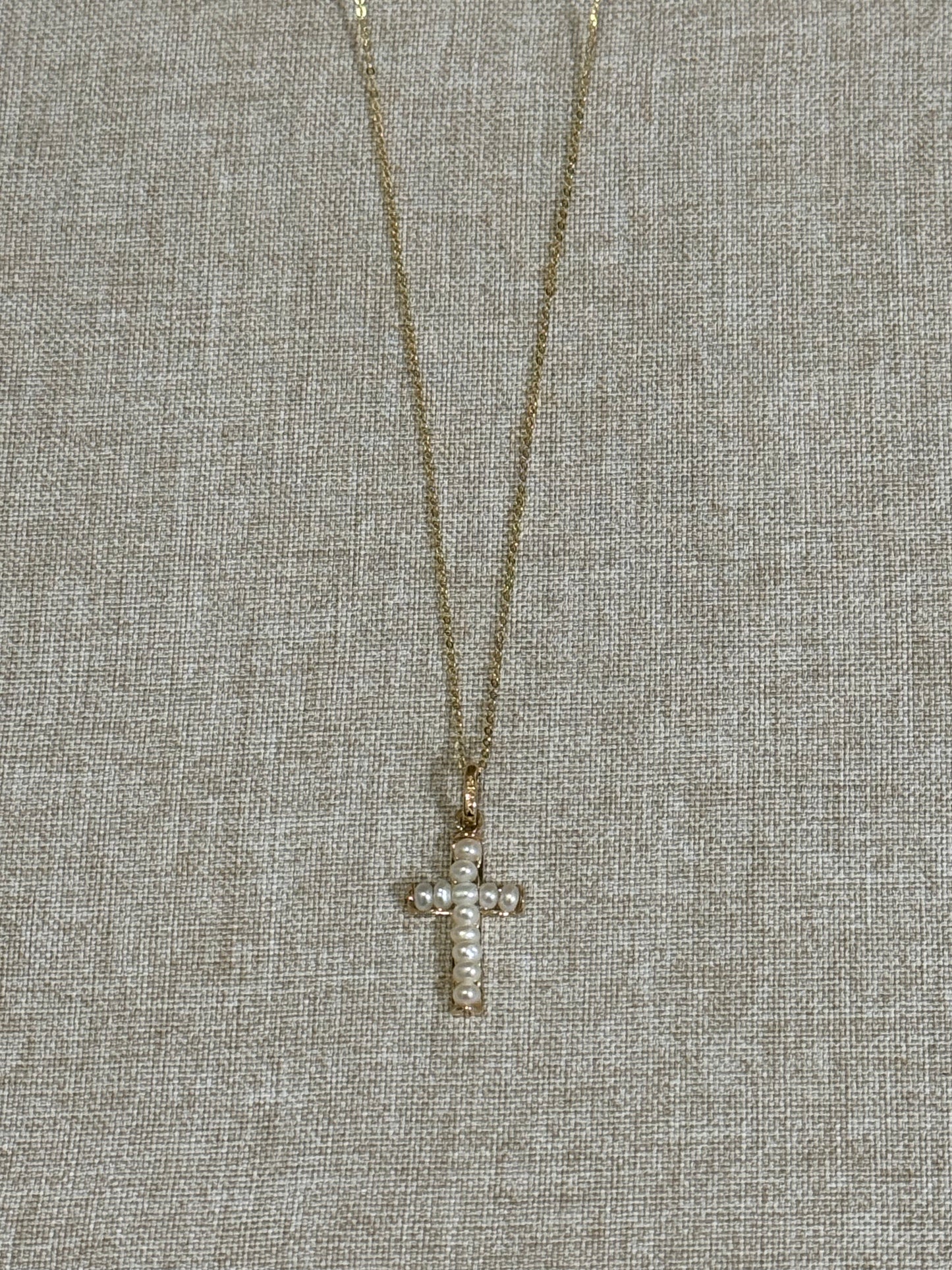 Cruz Mediana de Perlas Oro 14K y Cadena de Oro 14K