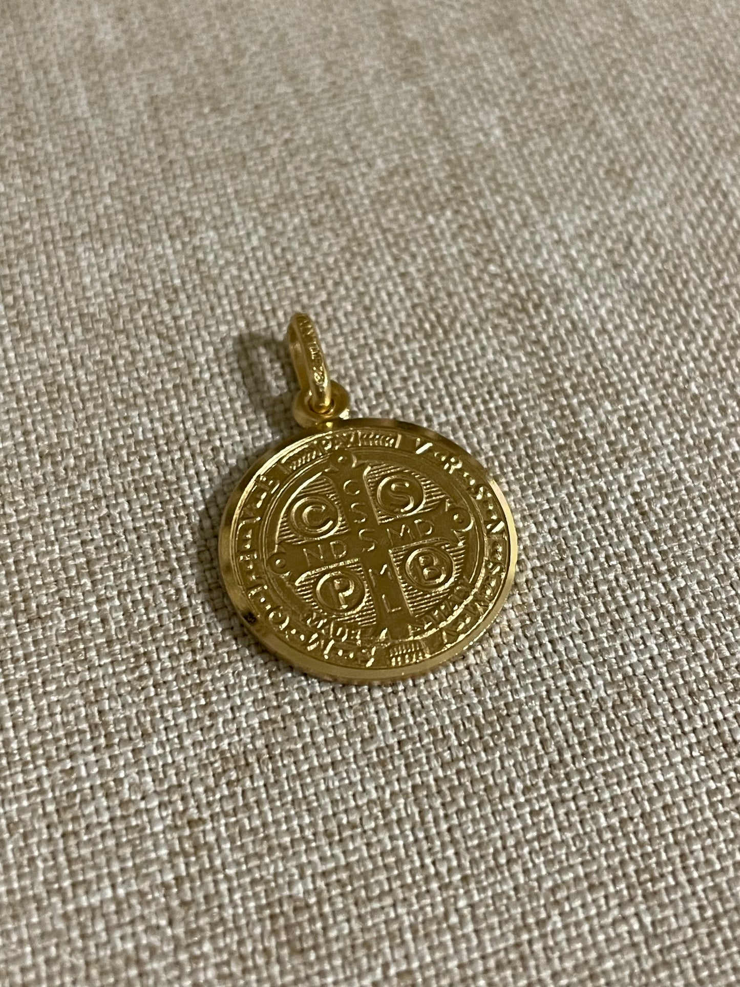 Medalla de San Benito Oro 14K 1.7 cm