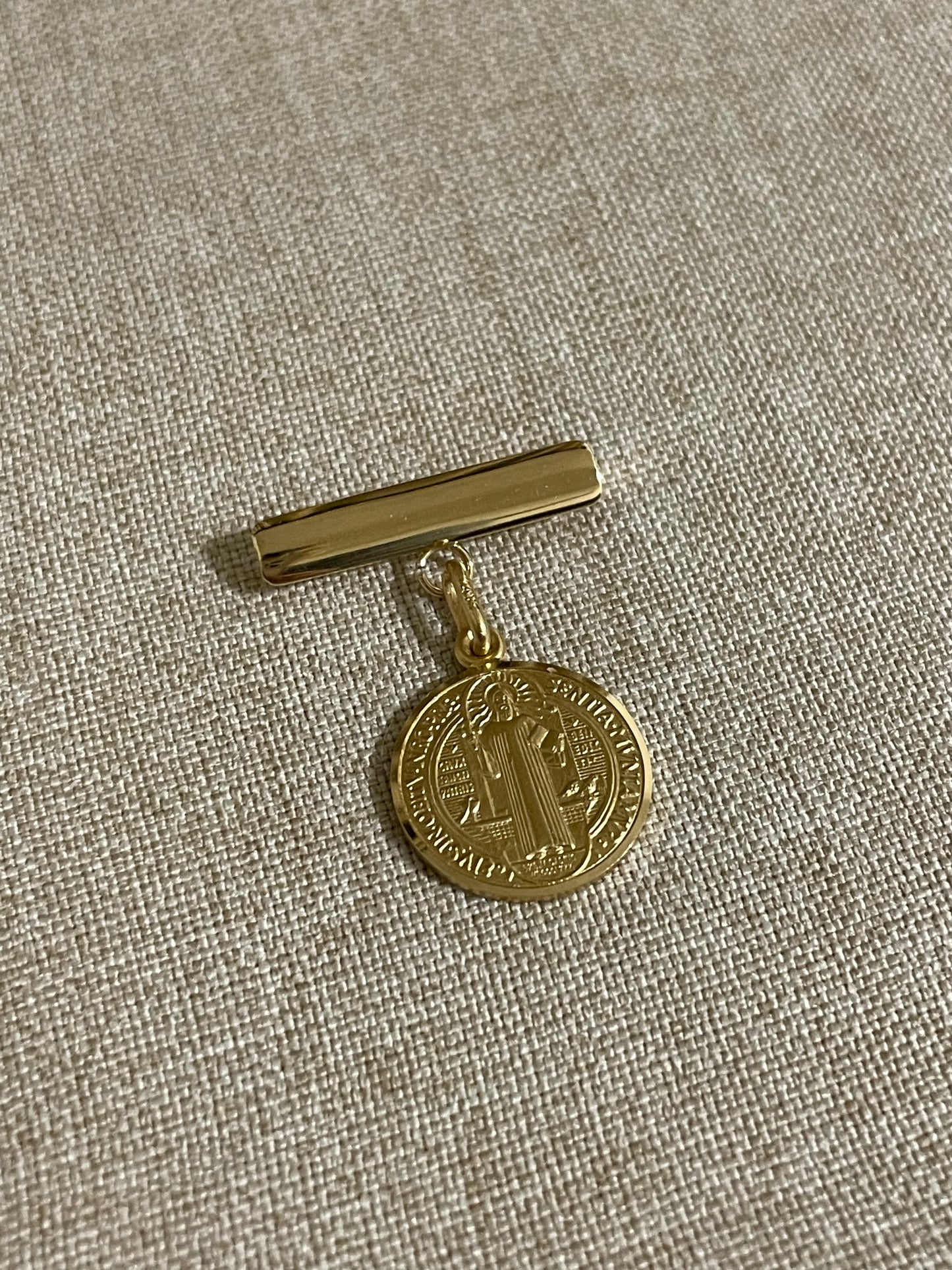 Medalla de San Benito Oro 14K 1.7 cm y Barra de Oro 14K