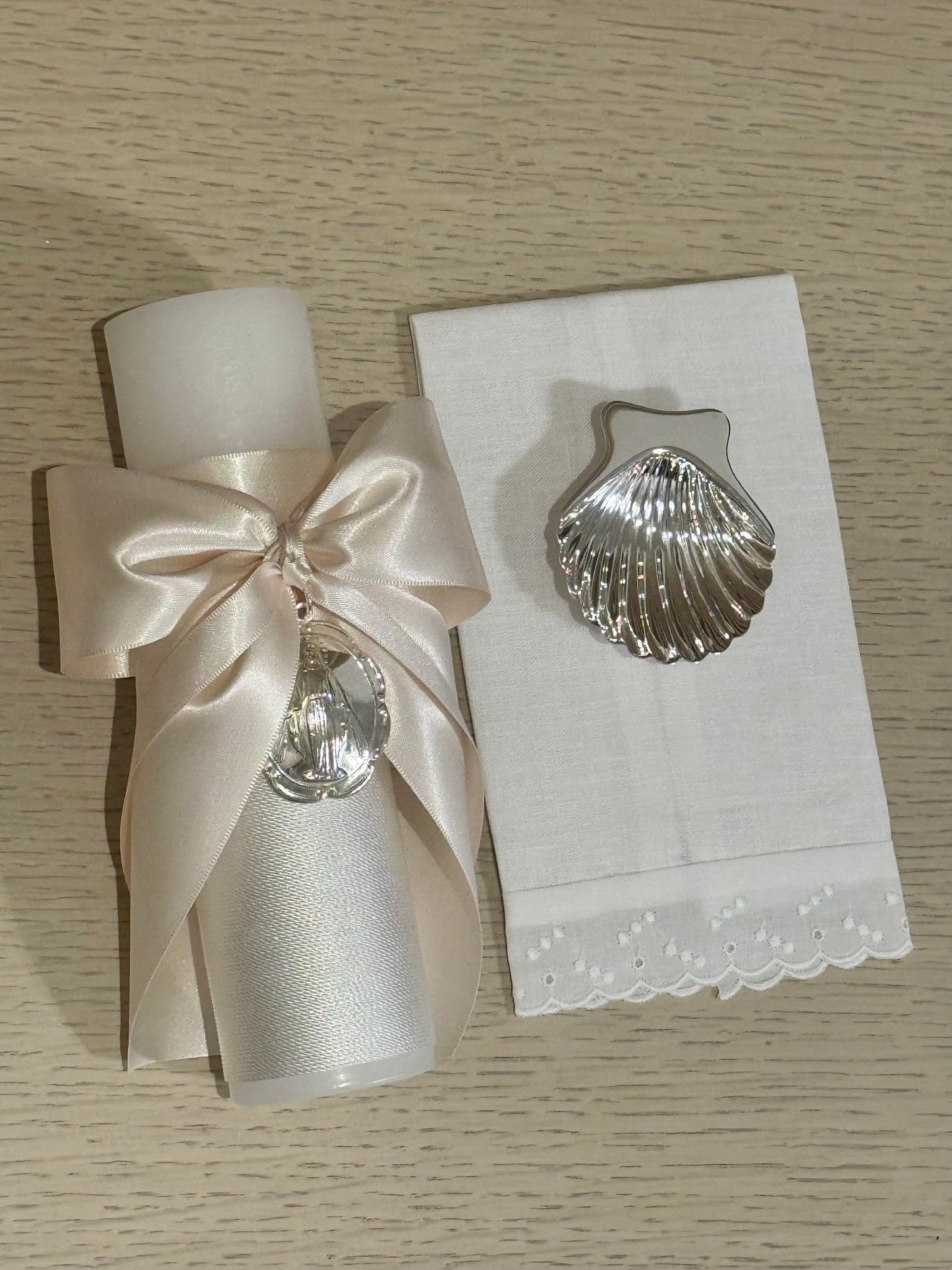 Set de Bautizo con Medalla de la Virgen Milagrosa