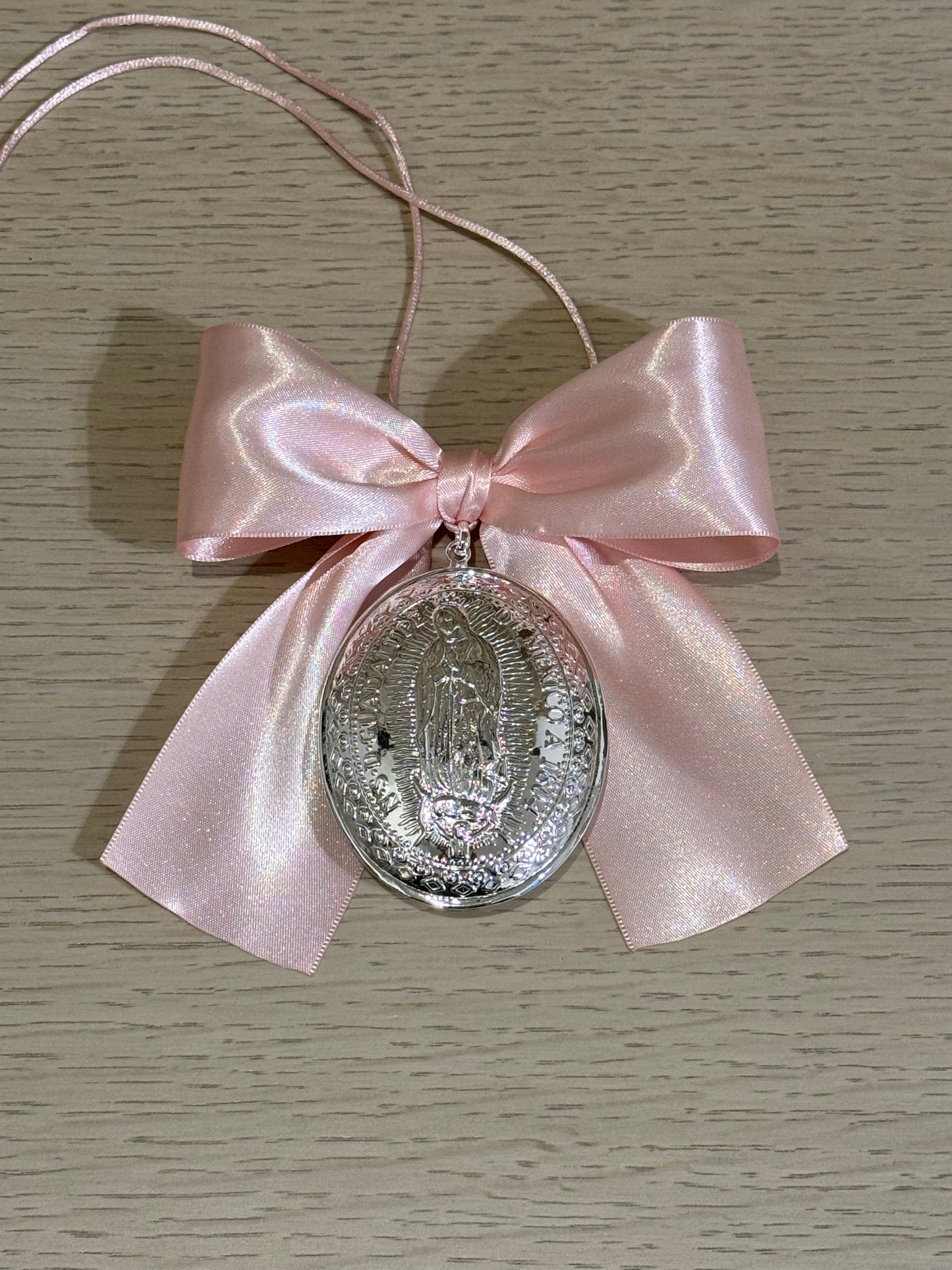 Medallón Grande para cuna de la Virgen de Guadalupe / Moño Satinado