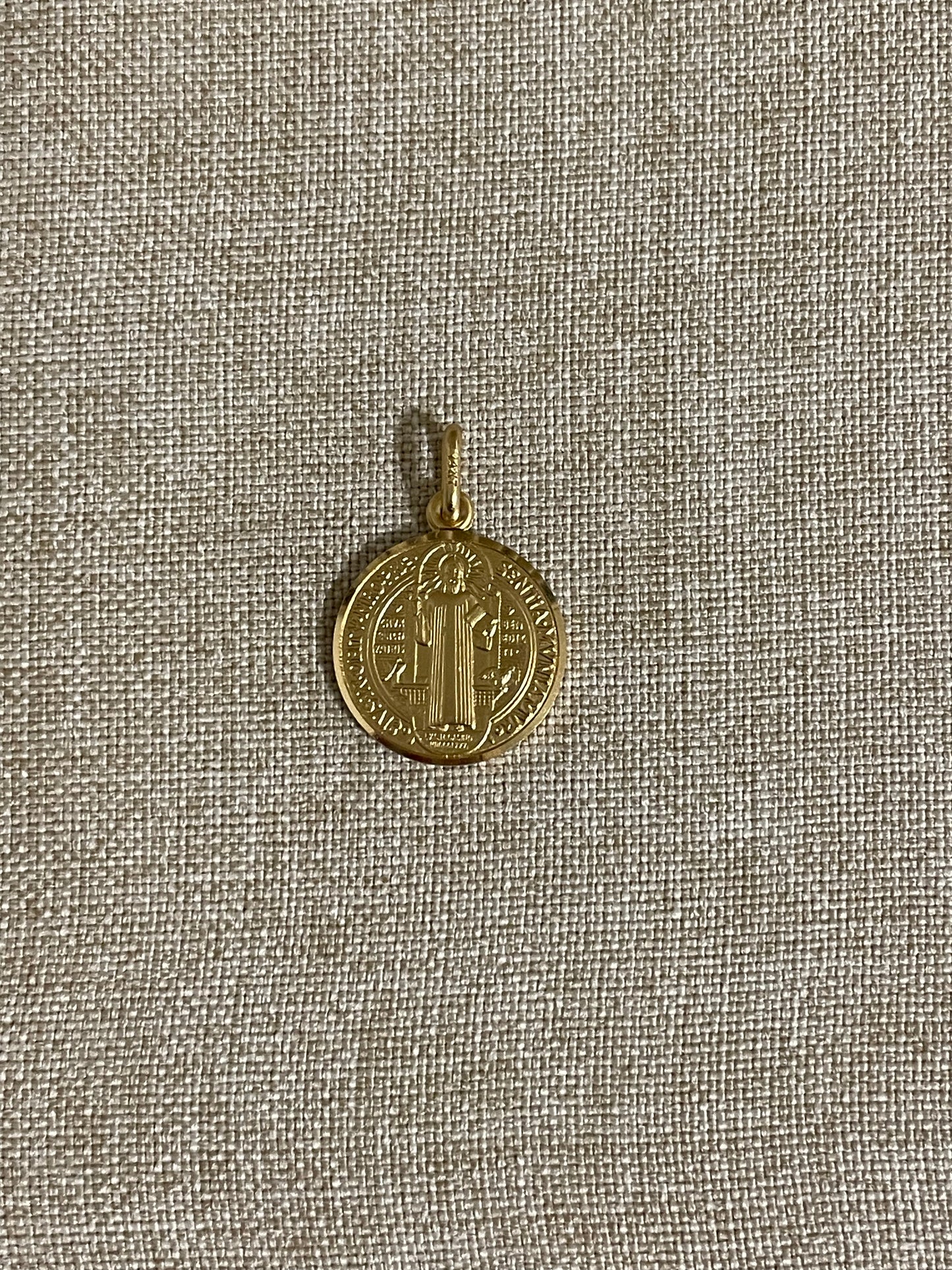 Medalla de San Benito Oro 14K 1.7 cm