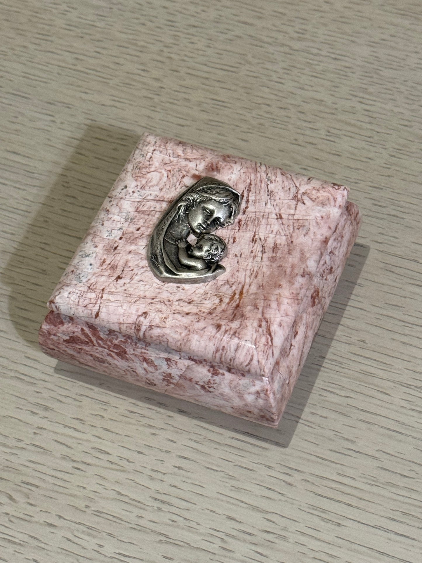 Alhajero de Mármol Cuadrado con Virgen Madonna 10 x 10 cm / Paquete de 10 piezas