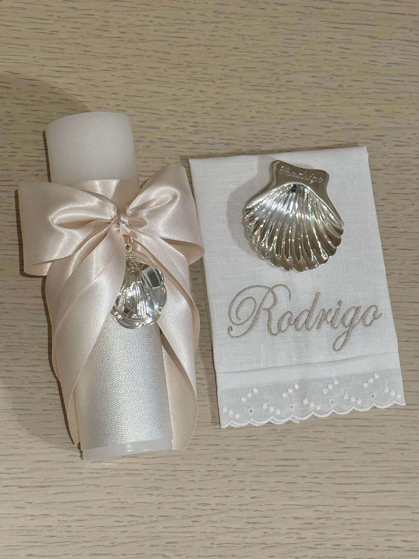 Set de Bautizo con Medalla de la Virgen Milagrosa - Personalizado