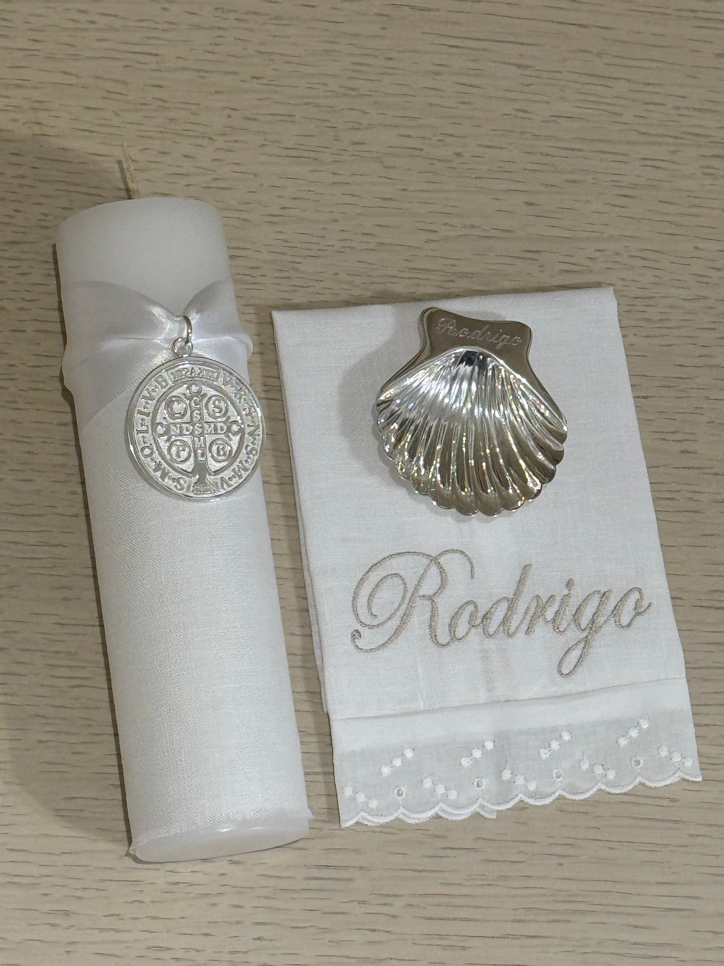 Set de Bautizo con Medalla de San Benito - Personalizado