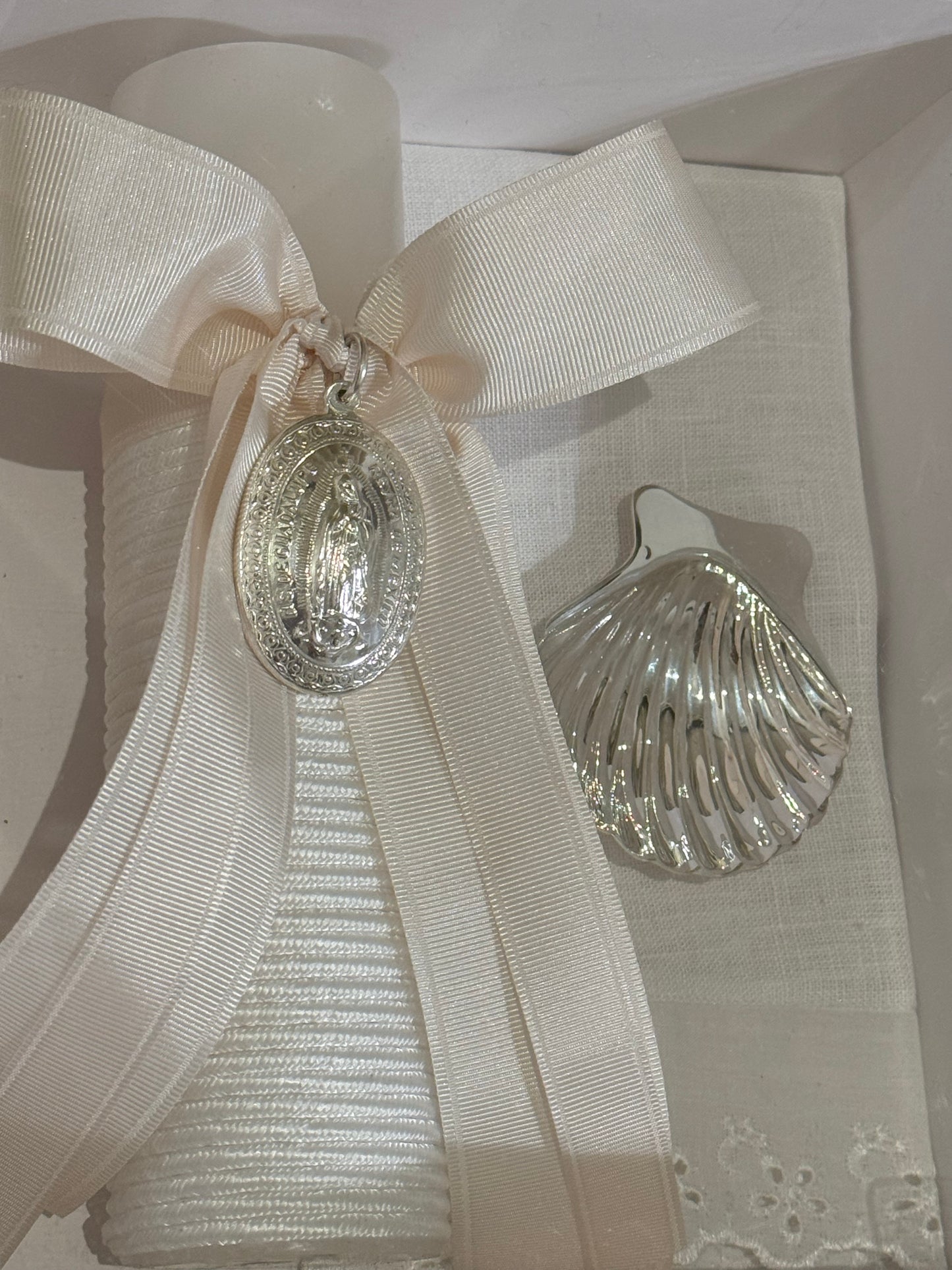 Set de Bautizo con Medalla de la Virgen de Guadalupe