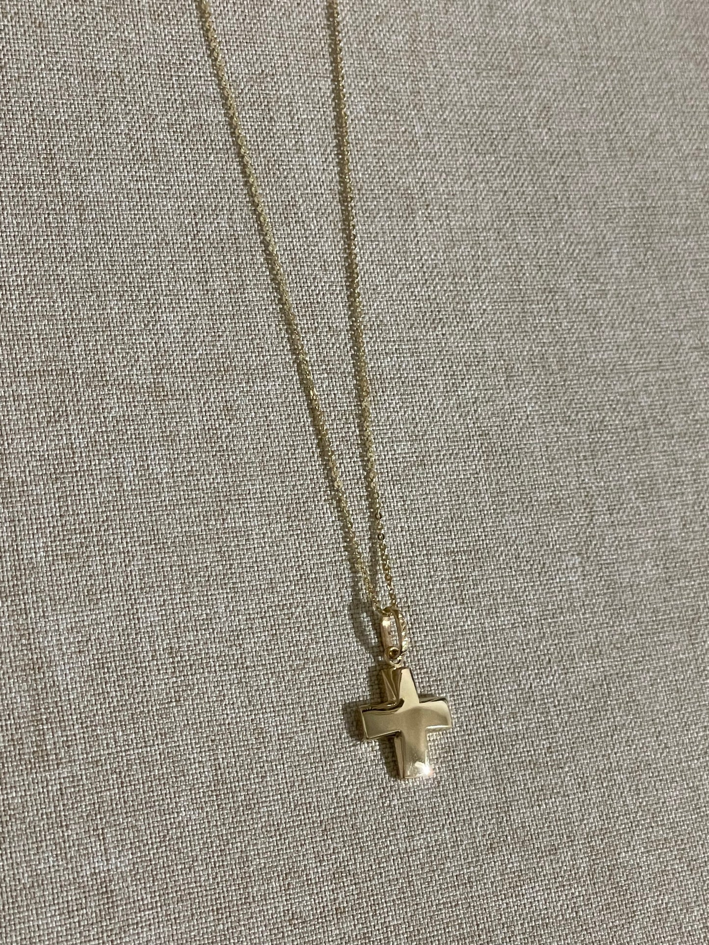Cruz Suiza Oro 14K 1.6 cm y Cadena de Oro 14K