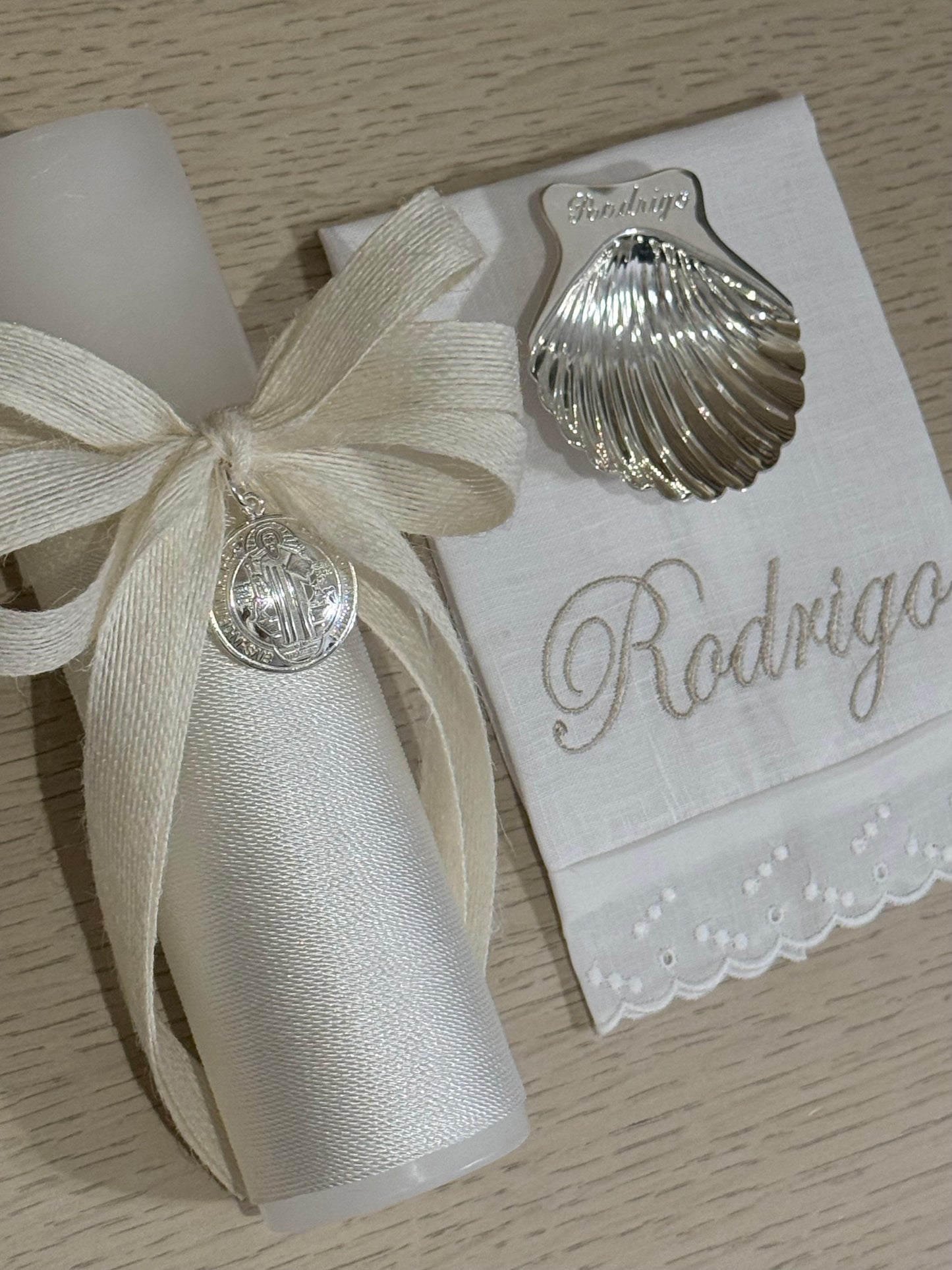 Set de Bautizo con Medalla de San Benito - Personalizado