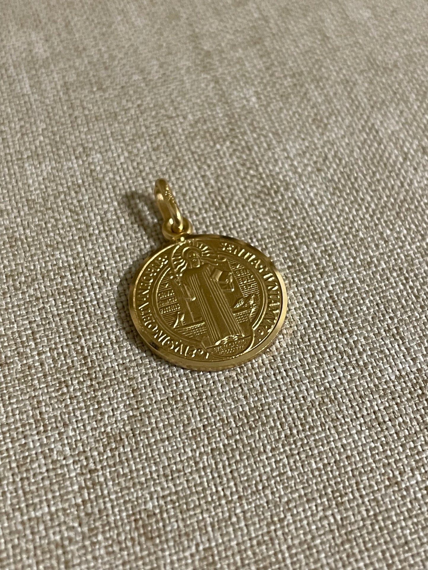 Medalla de San Benito Oro 14K 1.7 cm