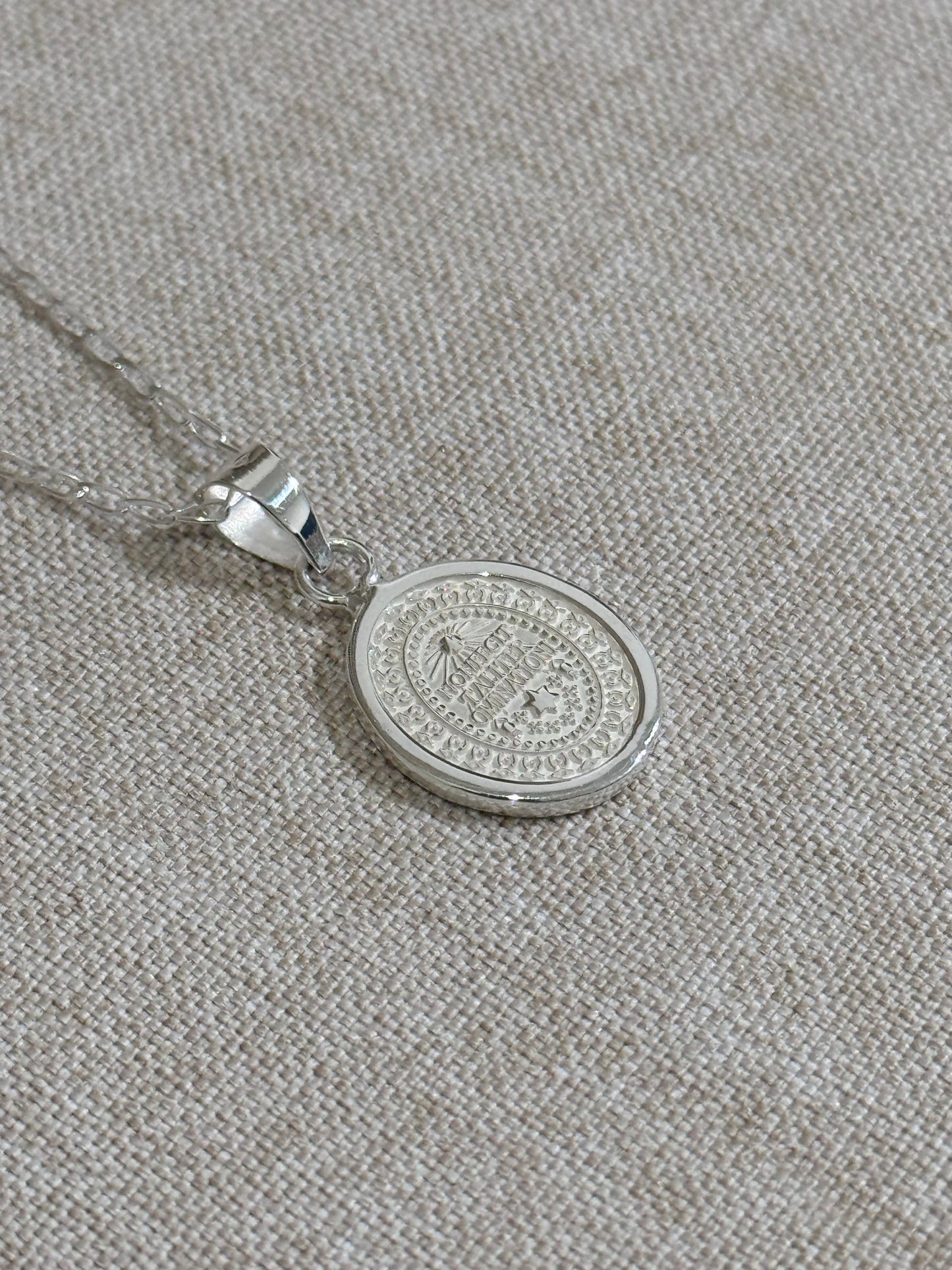 Medalla de Virgen de Guadalupe Plata y Cadena de Plata