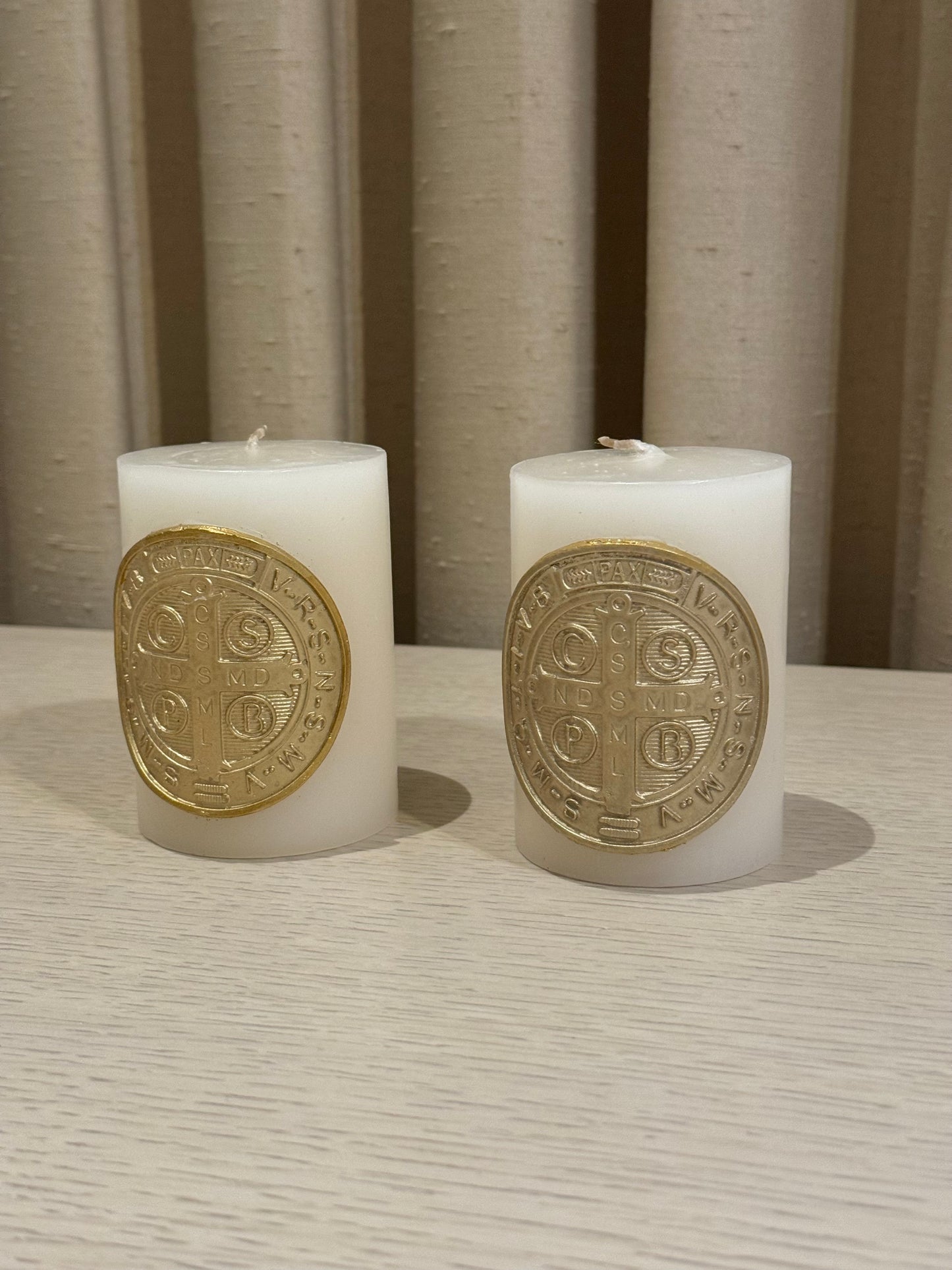 Mini Cirio de Medalla de San Benito 7 x 10 cm / Paquete de 10 piezas