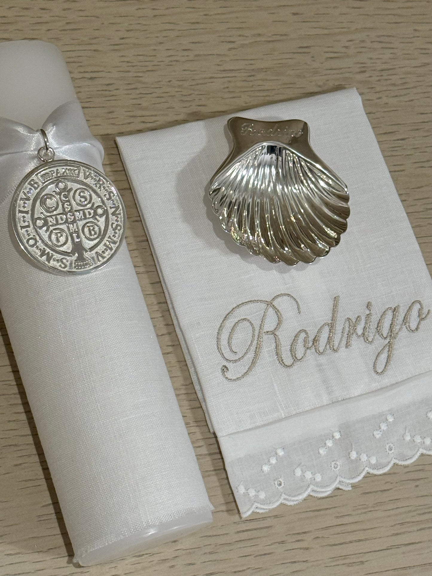 Set de Bautizo con Medalla de San Benito - Personalizado