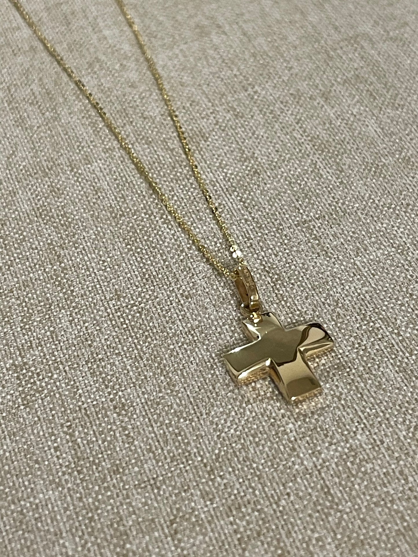 Cruz Suiza Oro 14K 1.6 cm y Cadena de Oro 14K