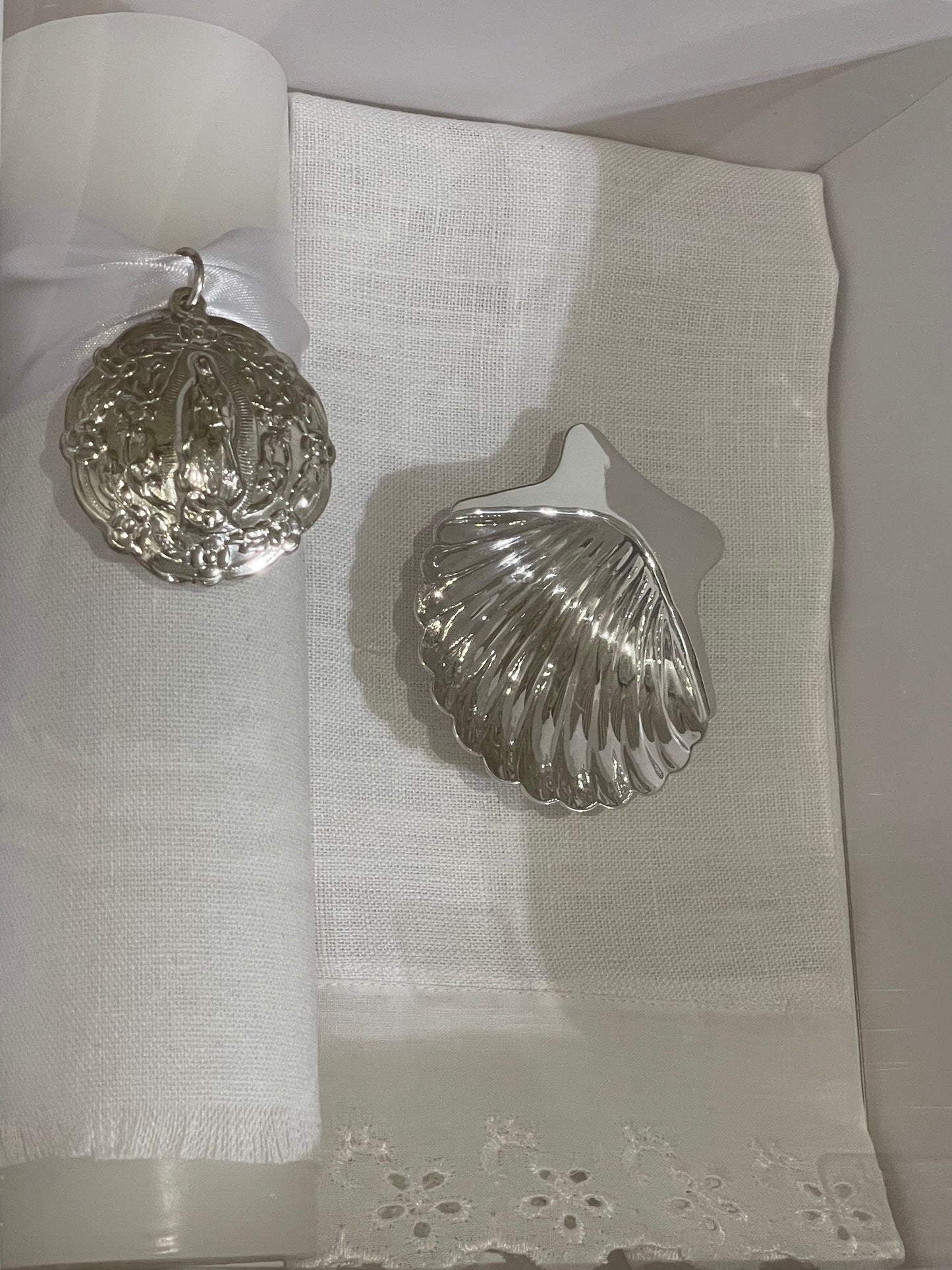 Set de Bautizo con Medalla de la Virgen de Guadalupe