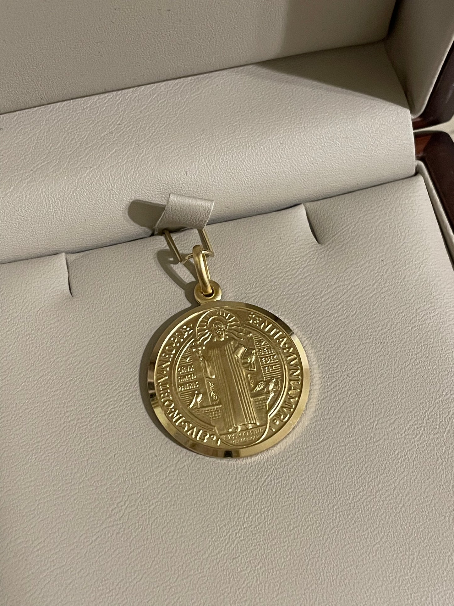 Medalla de San Benito Oro 14K 2.5 cm