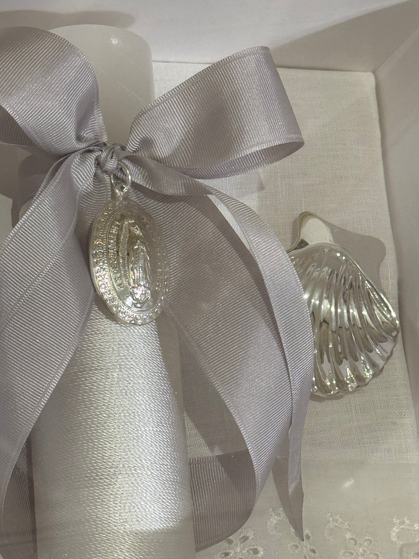 Set de Bautizo con Medalla de la Virgen de Guadalupe