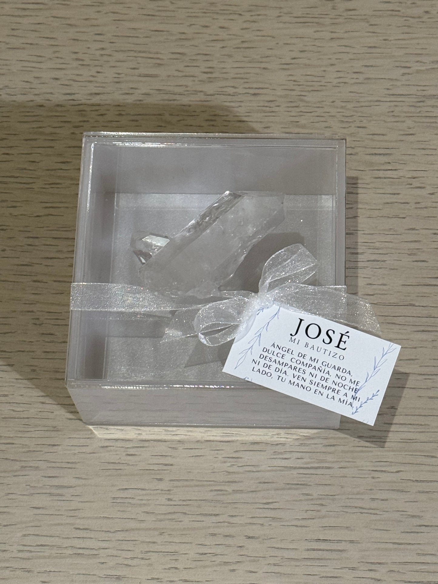 Alhajero de Acrílico Blanco Nacarado con Cluster de Cuarzo Blanco 10 x 10 cm / Paquete de 10 piezas