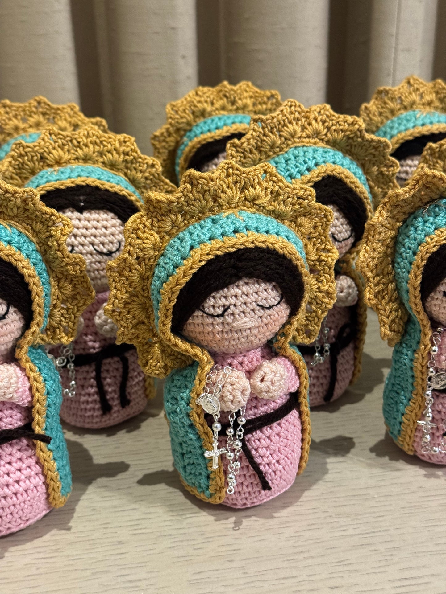 Virgencita de Guadalupe Crochet 15 cm / Paquete de 10 piezas