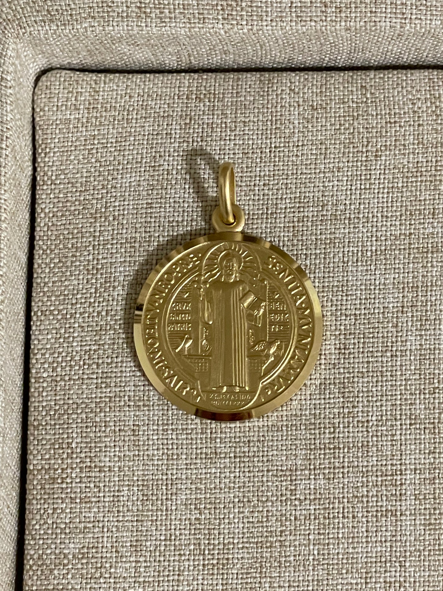 Medalla de San Benito Oro 14K 2.5 cm
