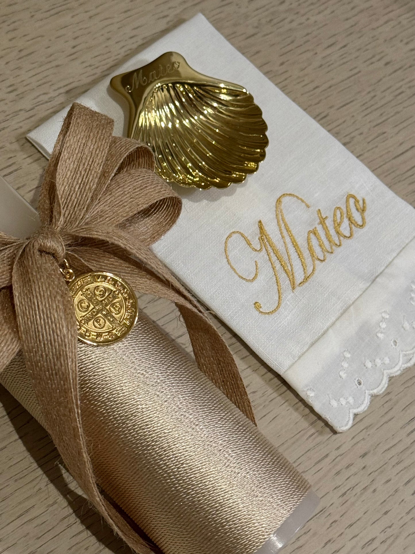 Set de Bautizo con Medalla de San Benito - Personalizado