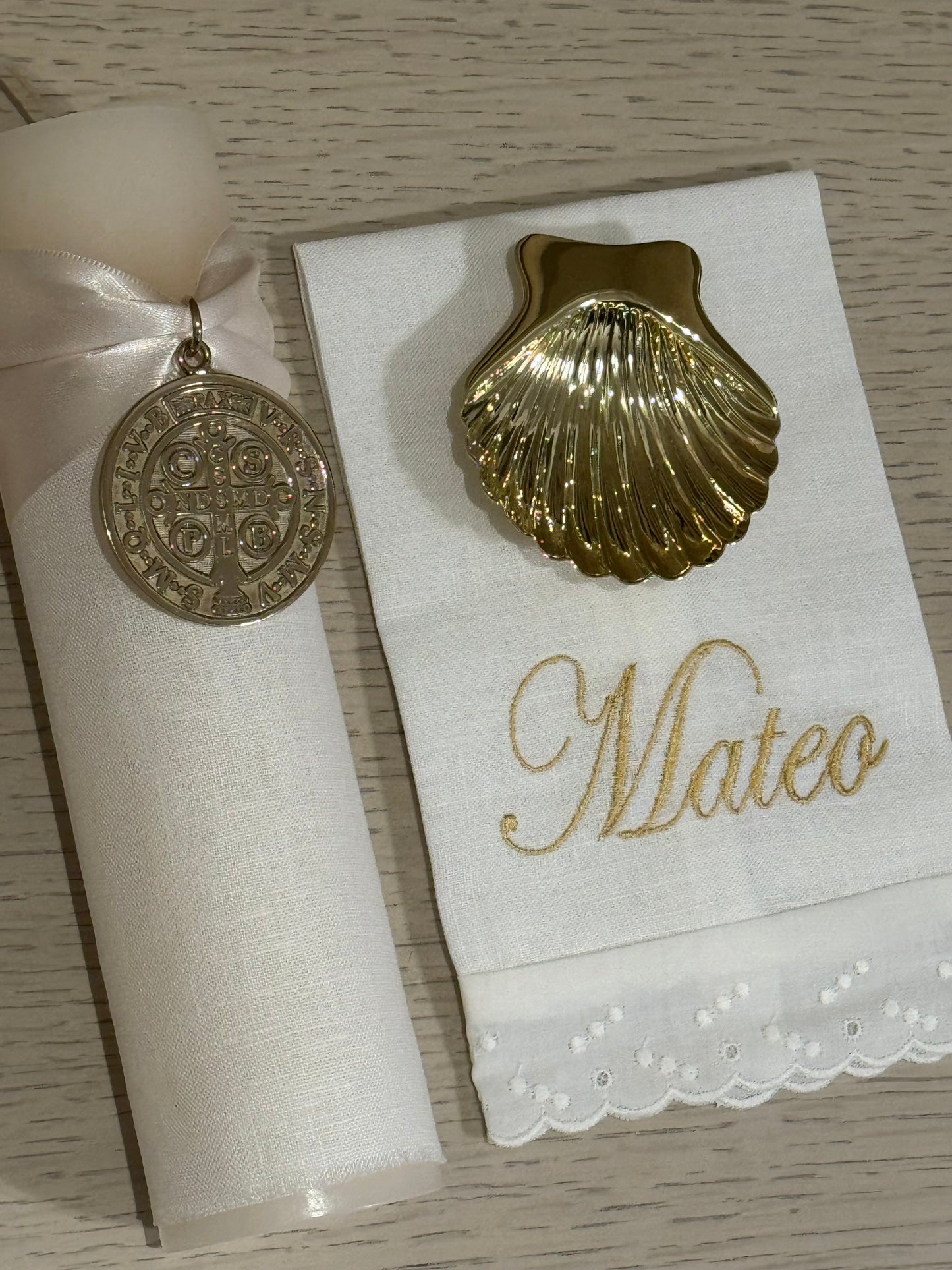 Set de Bautizo con Medalla de San Benito - Personalizado