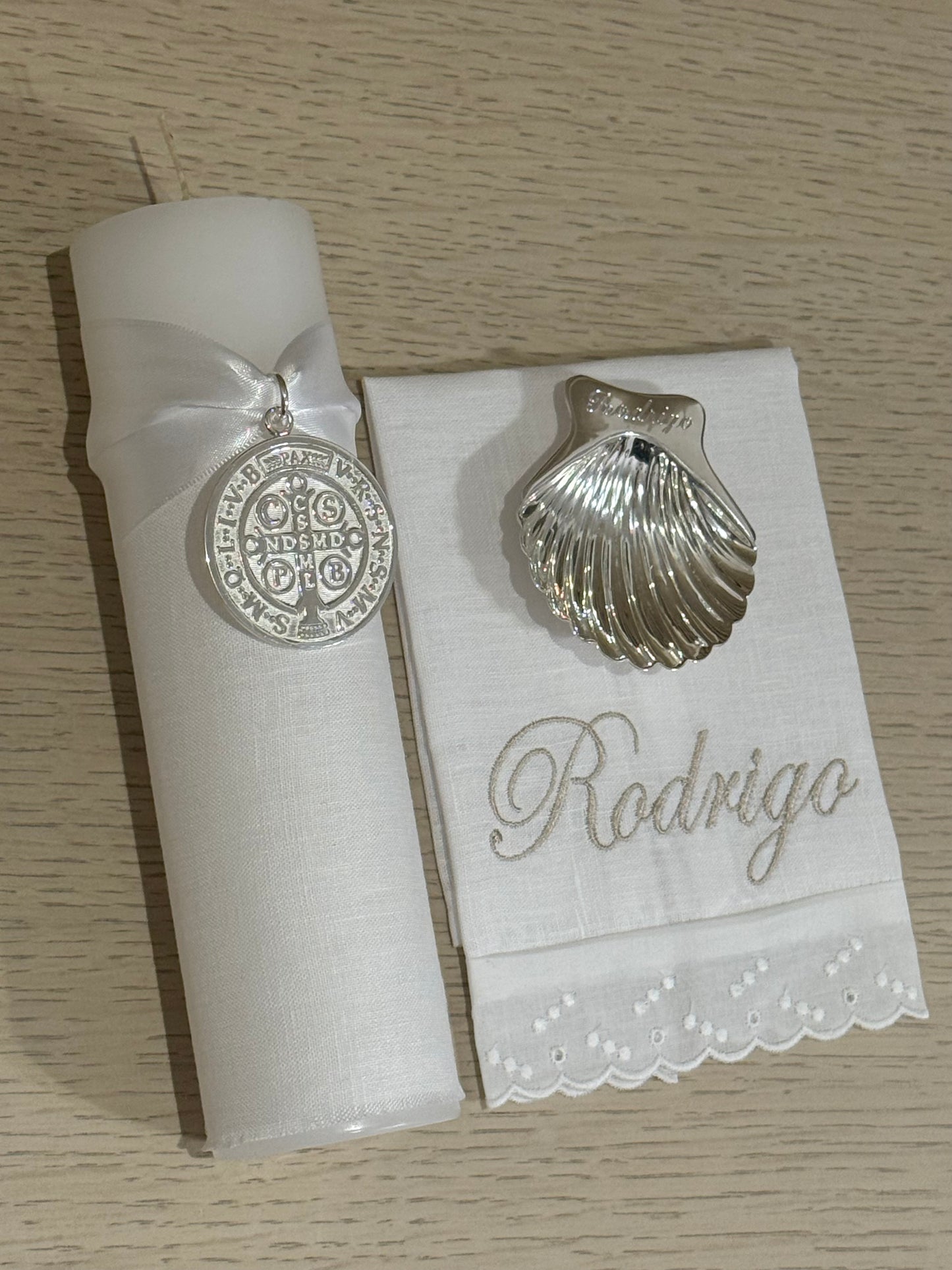 Set de Bautizo con Medalla de San Benito - Personalizado