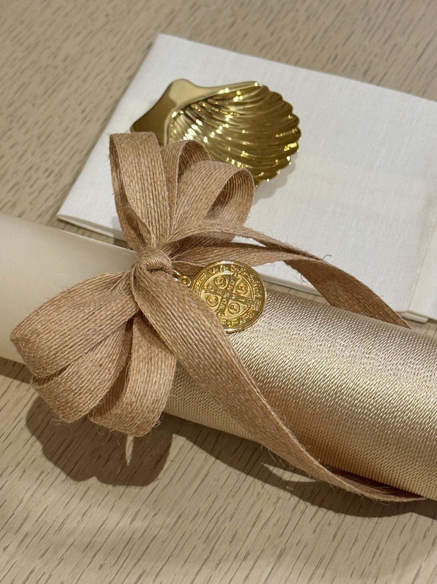 Set de Bautizo con Medalla de San Benito