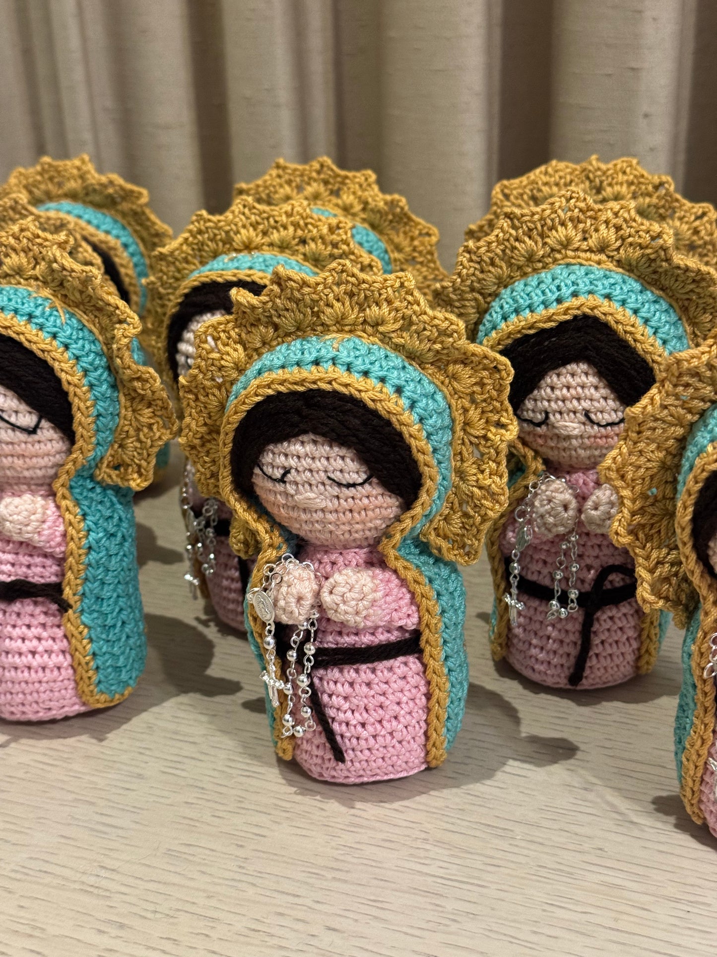 Virgencita de Guadalupe Crochet 15 cm / Paquete de 10 piezas