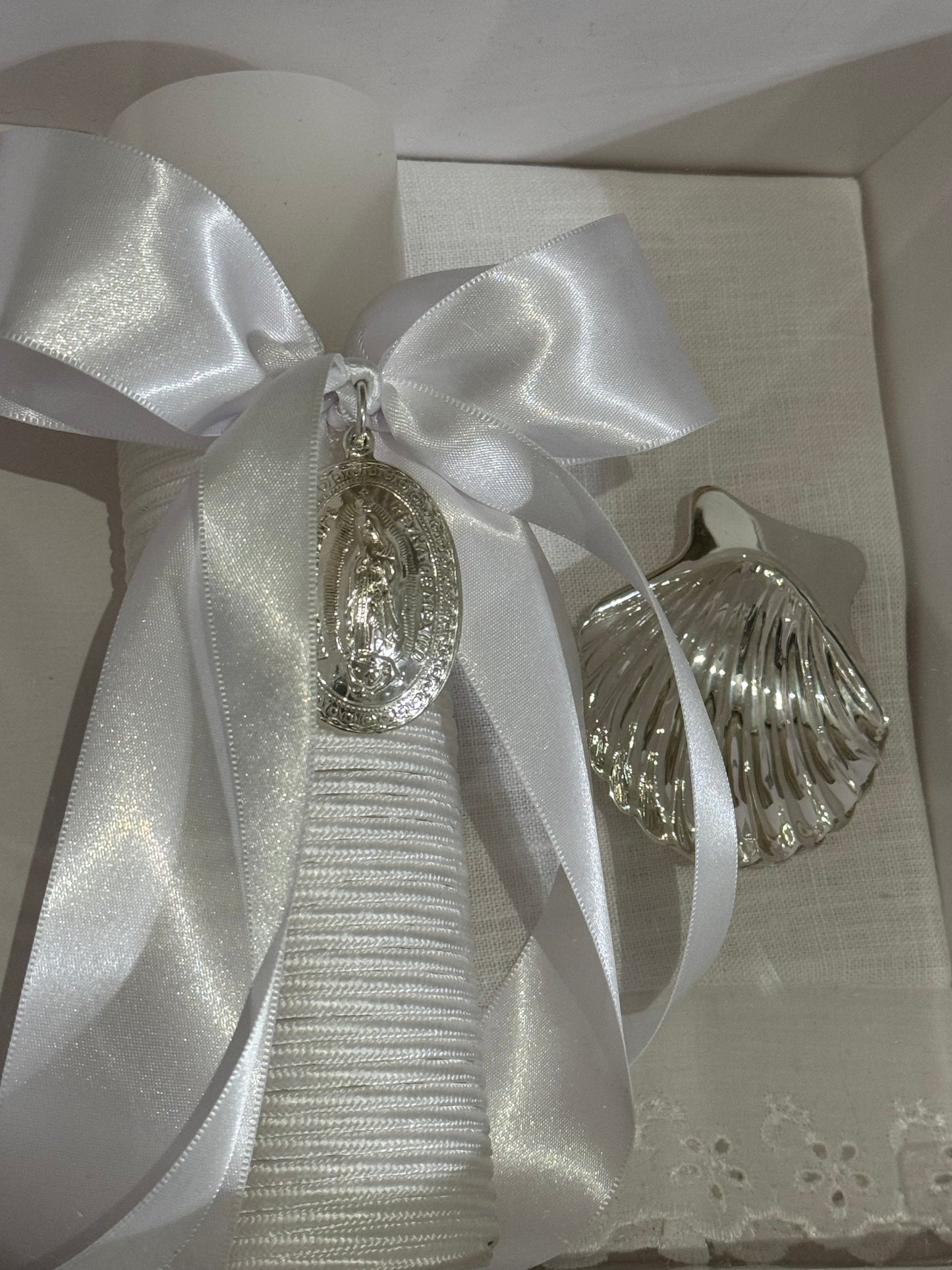 Set de Bautizo con Medalla de la Virgen de Guadalupe