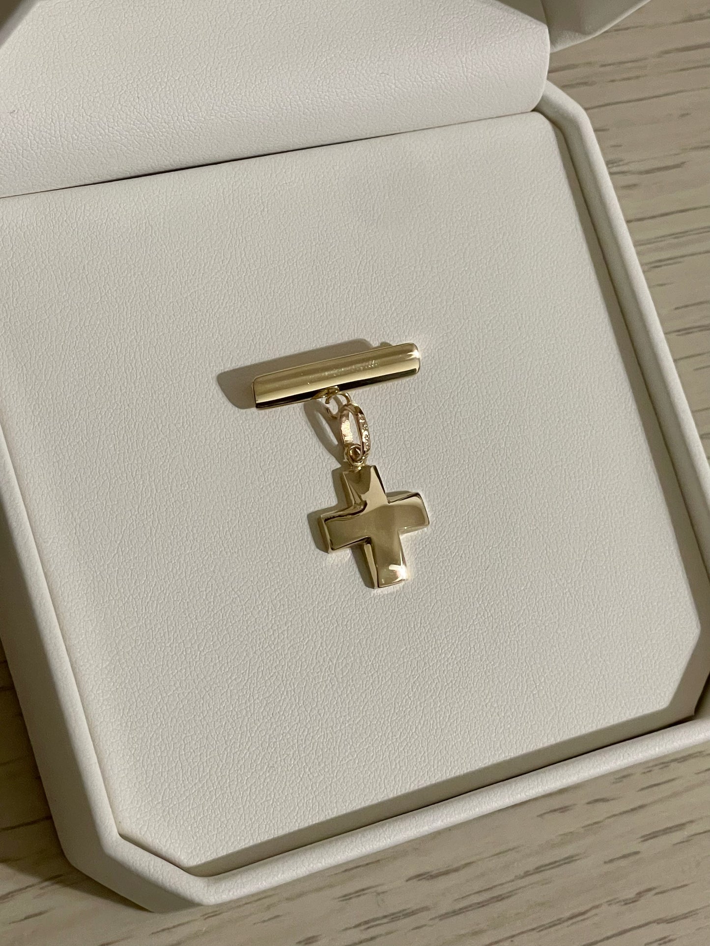 Cruz Suiza Oro 14K 1.6 cm y Barra de Oro 14K