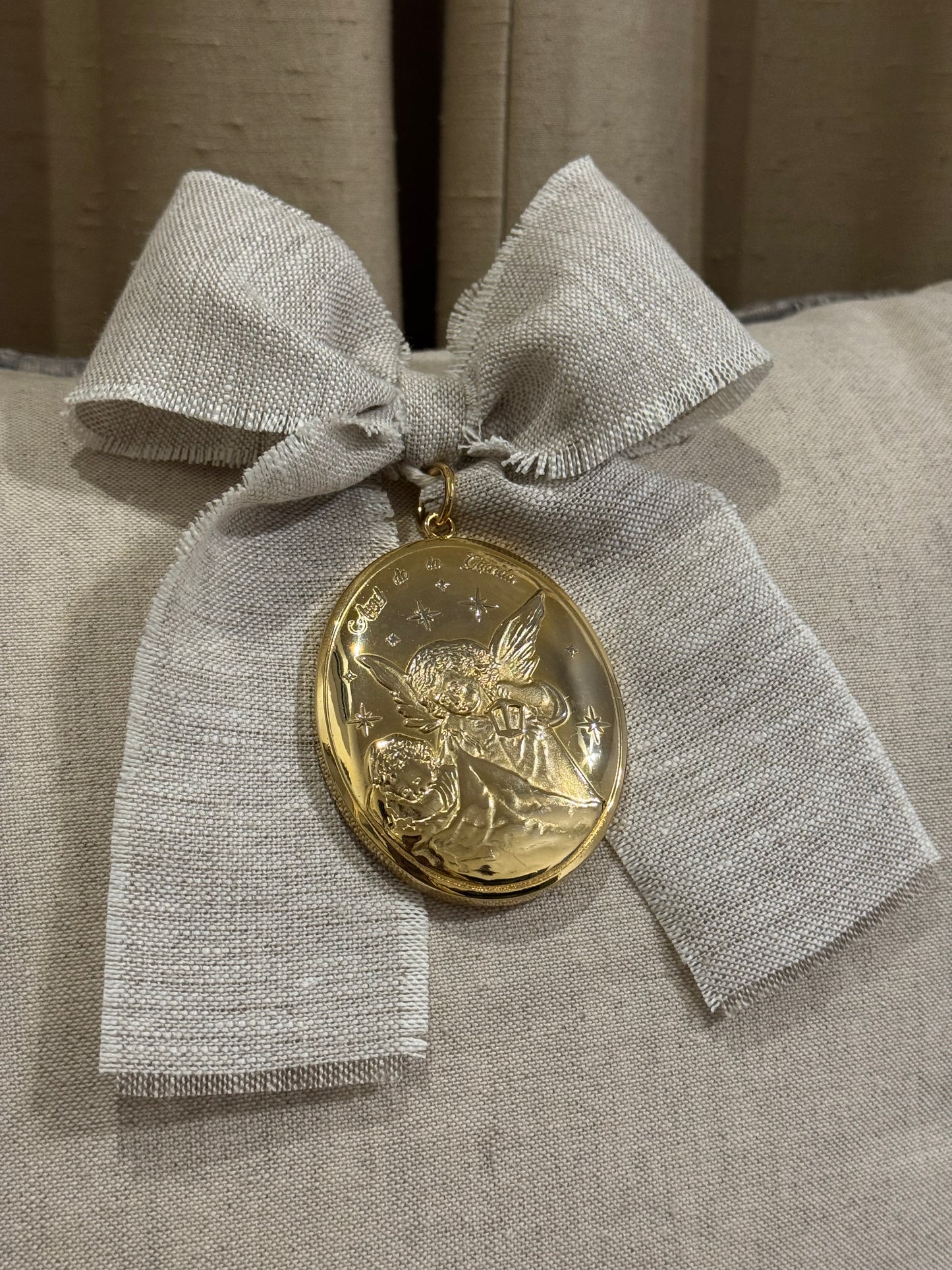 Medallón Grande para cuna del Ángel de la Guarda / Moño de Lino