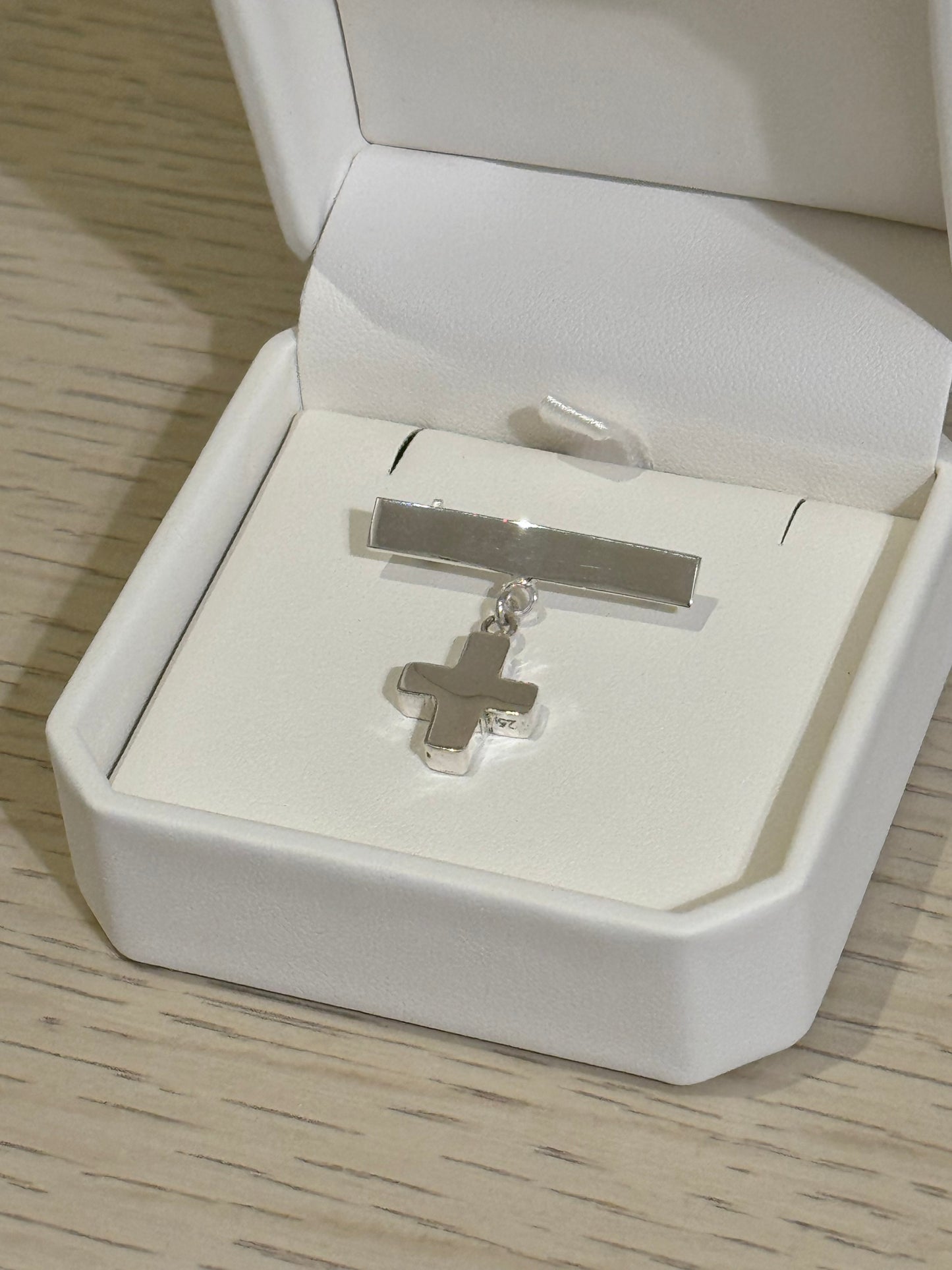 Cruz Suiza Plata y Barra de Plata