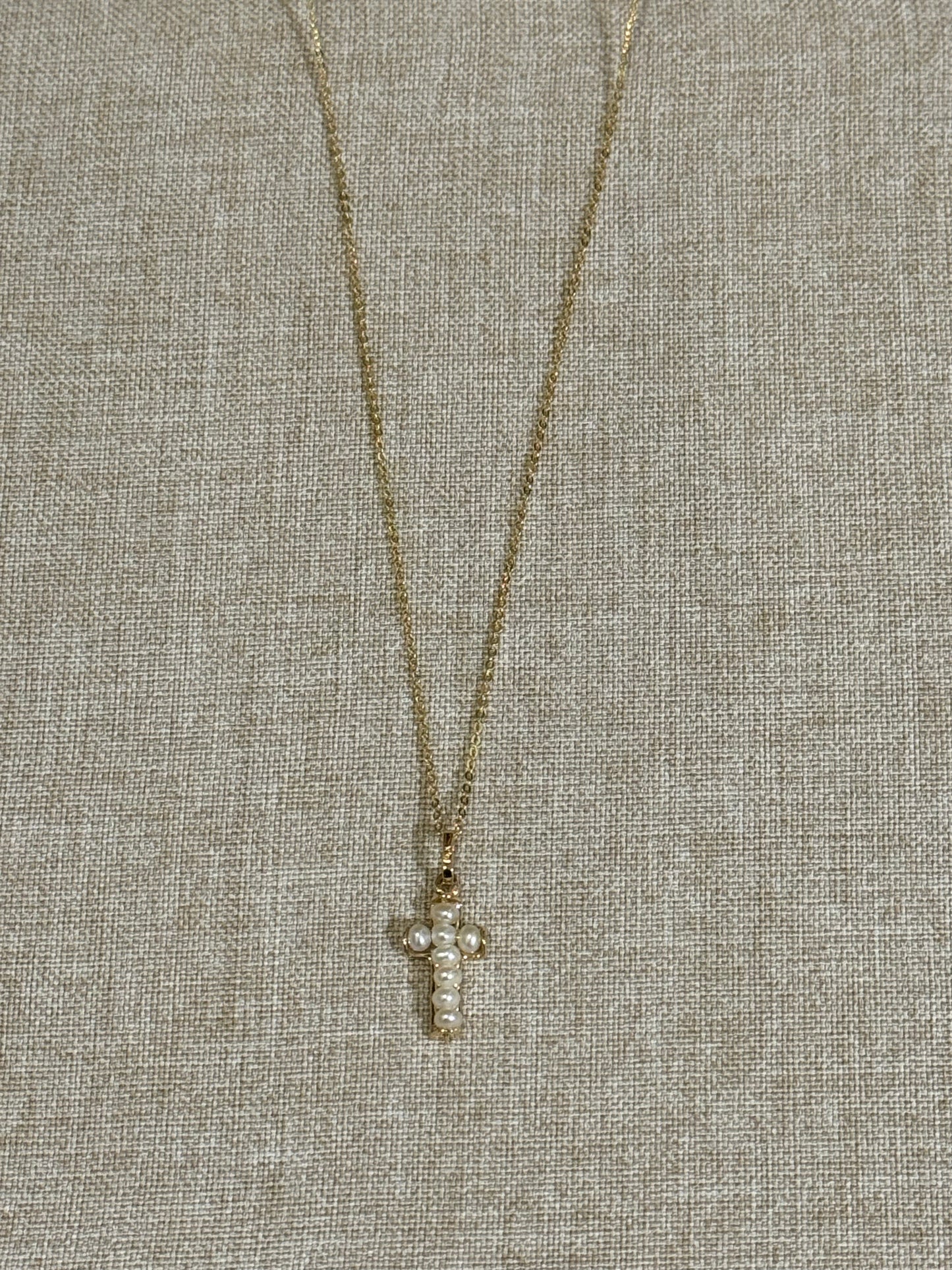 Cruz Chica de Perlas Oro 14K y Cadena de Oro 14K