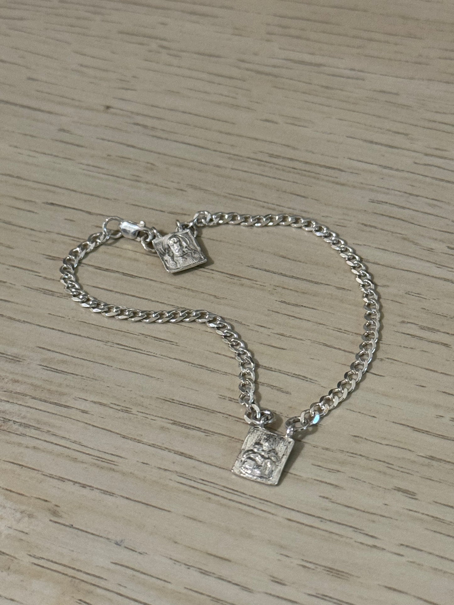 Pulsera Escapulario Virgen del Carmen y Sagrado Corazón de Jesús