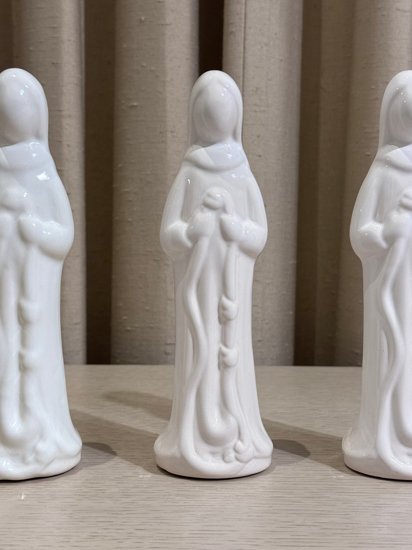 Virgen Desatanudos de Cerámica 21 cm / Paquete de 10 piezas