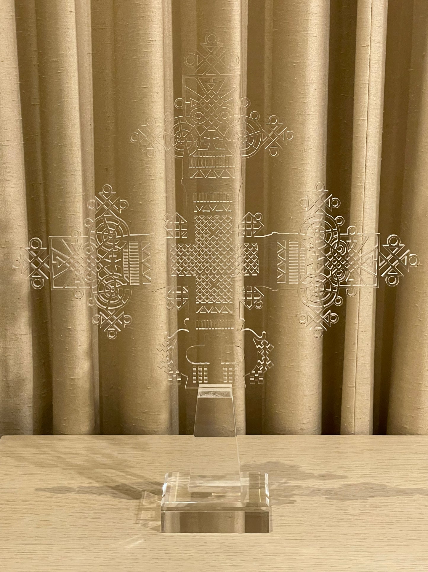 Cruz Etíope de Acrílico 55 cm