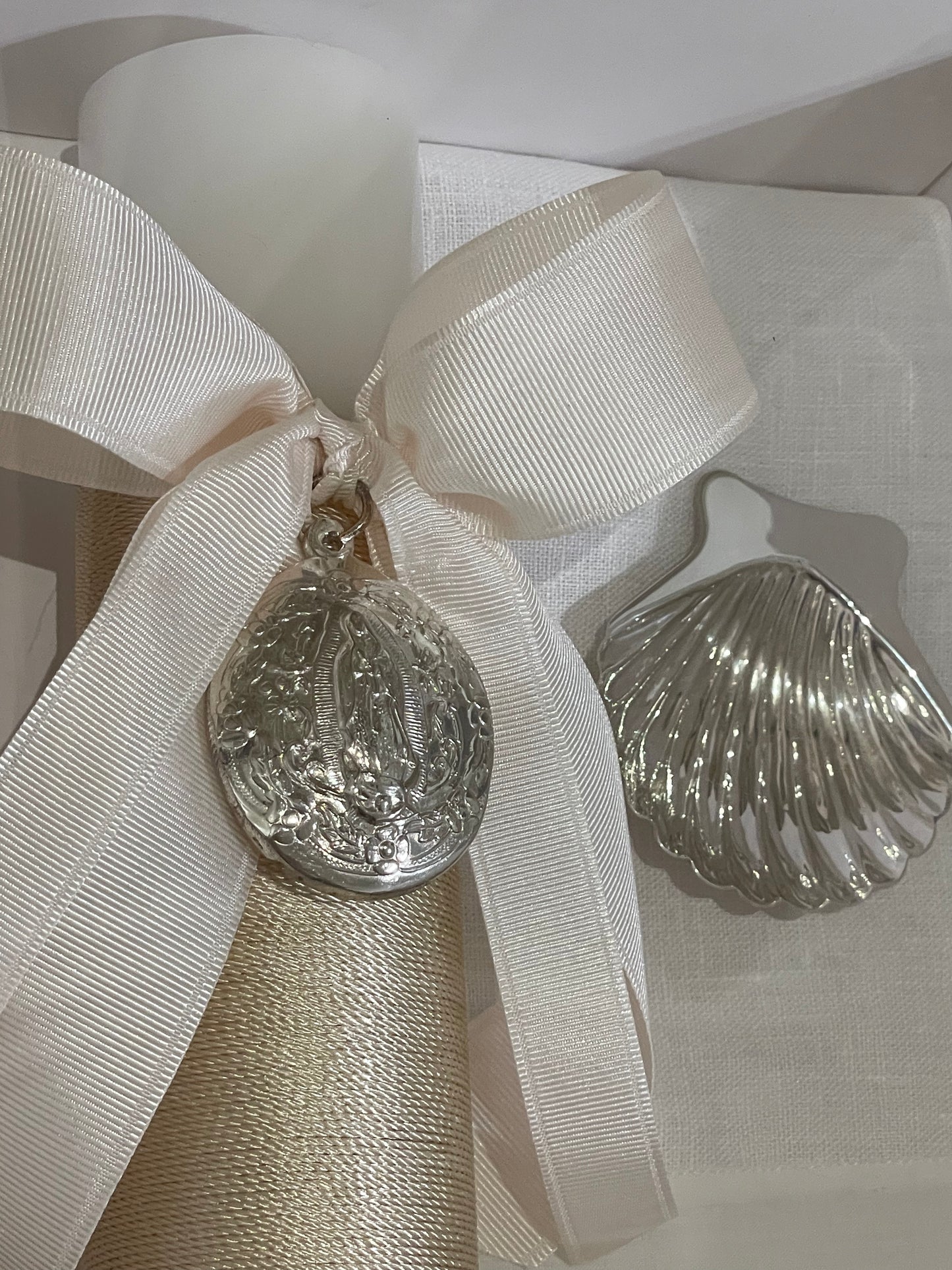 Set de Bautizo con Medalla de la Virgen de Guadalupe