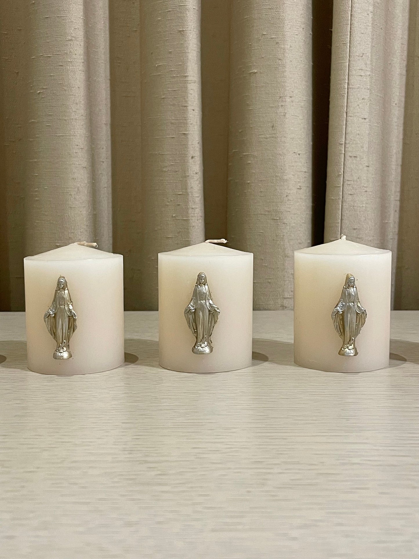Mini Cirio de Virgen Milagrosa 6 x 7 cm / Paquete de 10 piezas